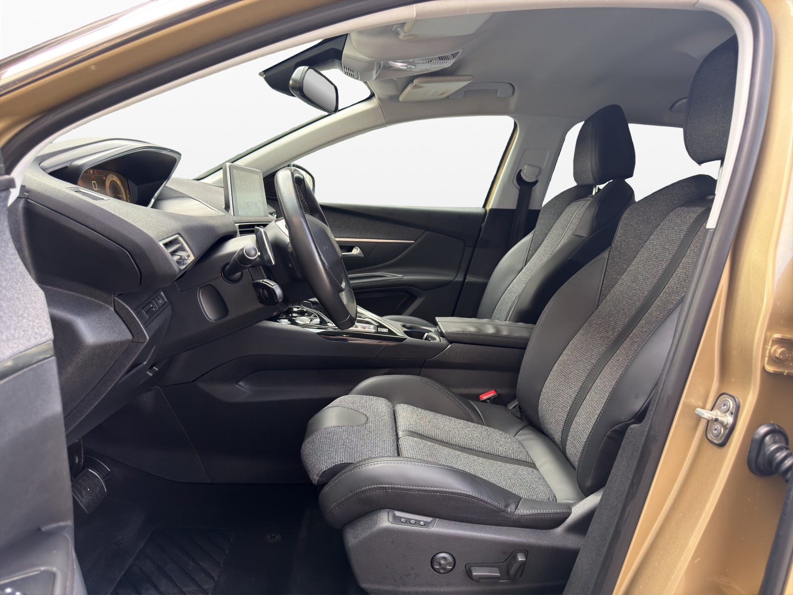PEUGEOT 5008 1.6 THP Allure EAT-image-8