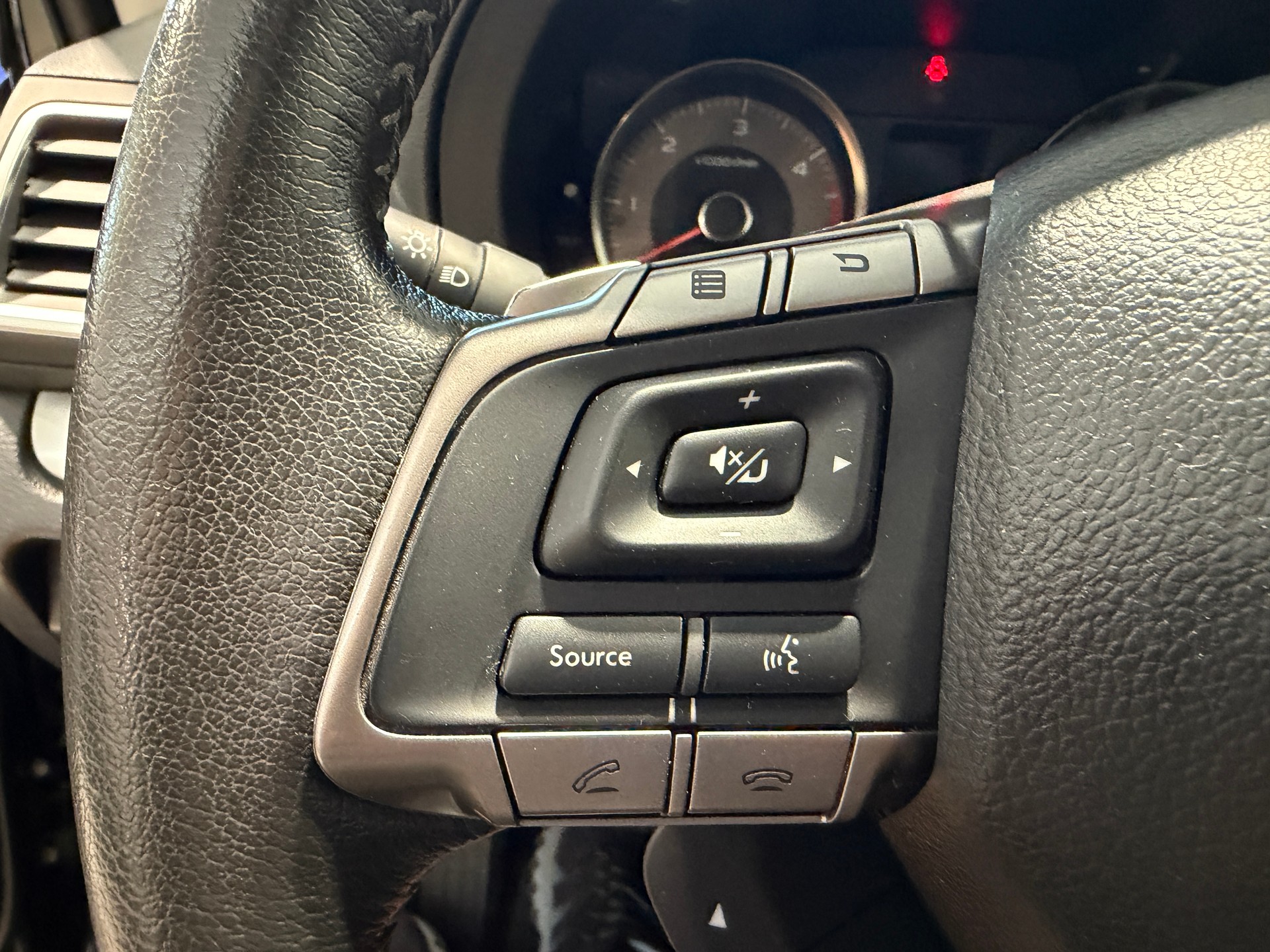 SUBARU Forester 2.0D Advantage Lineatronic-image-19