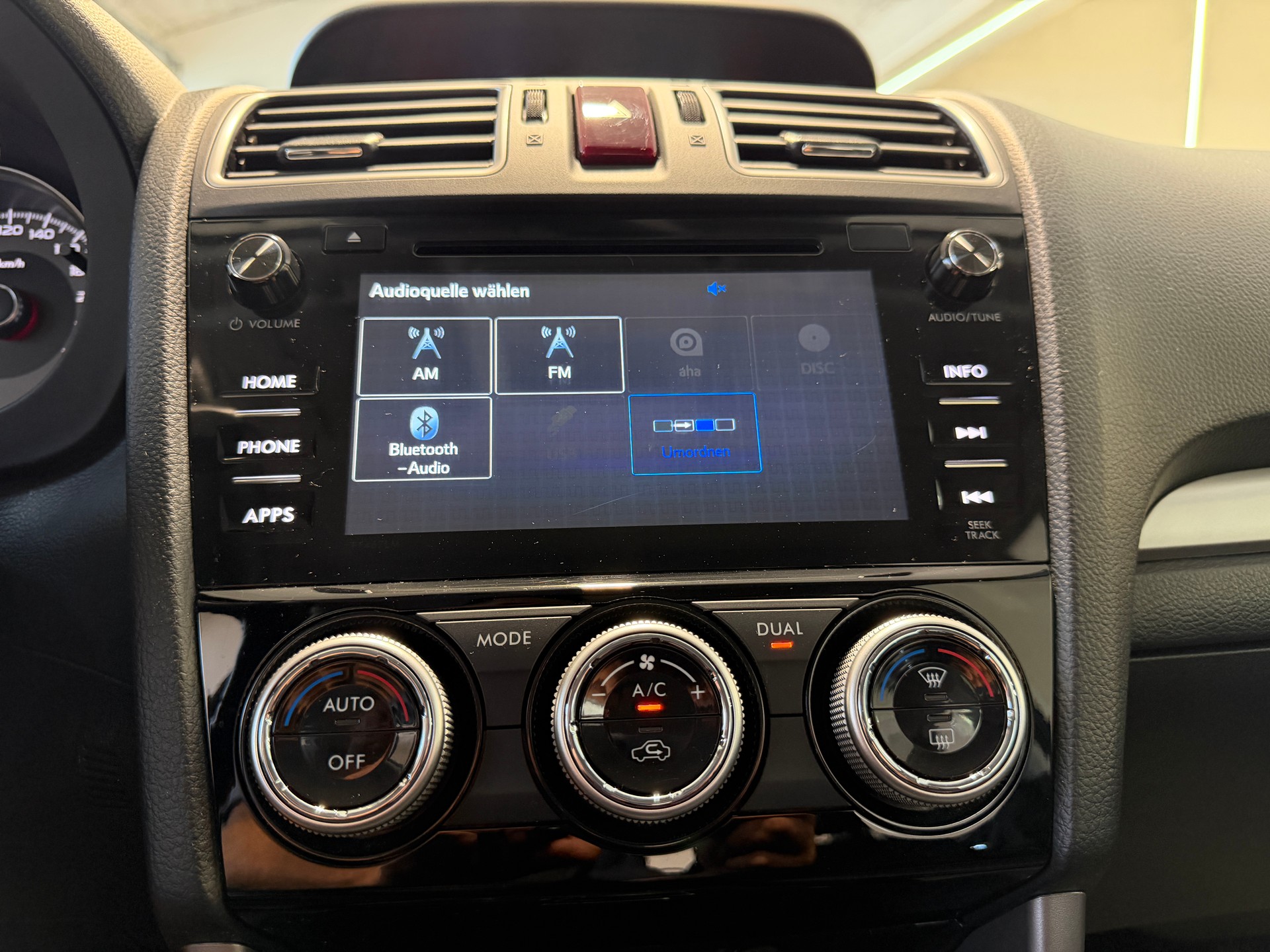 SUBARU Forester 2.0D Advantage Lineatronic-image-23