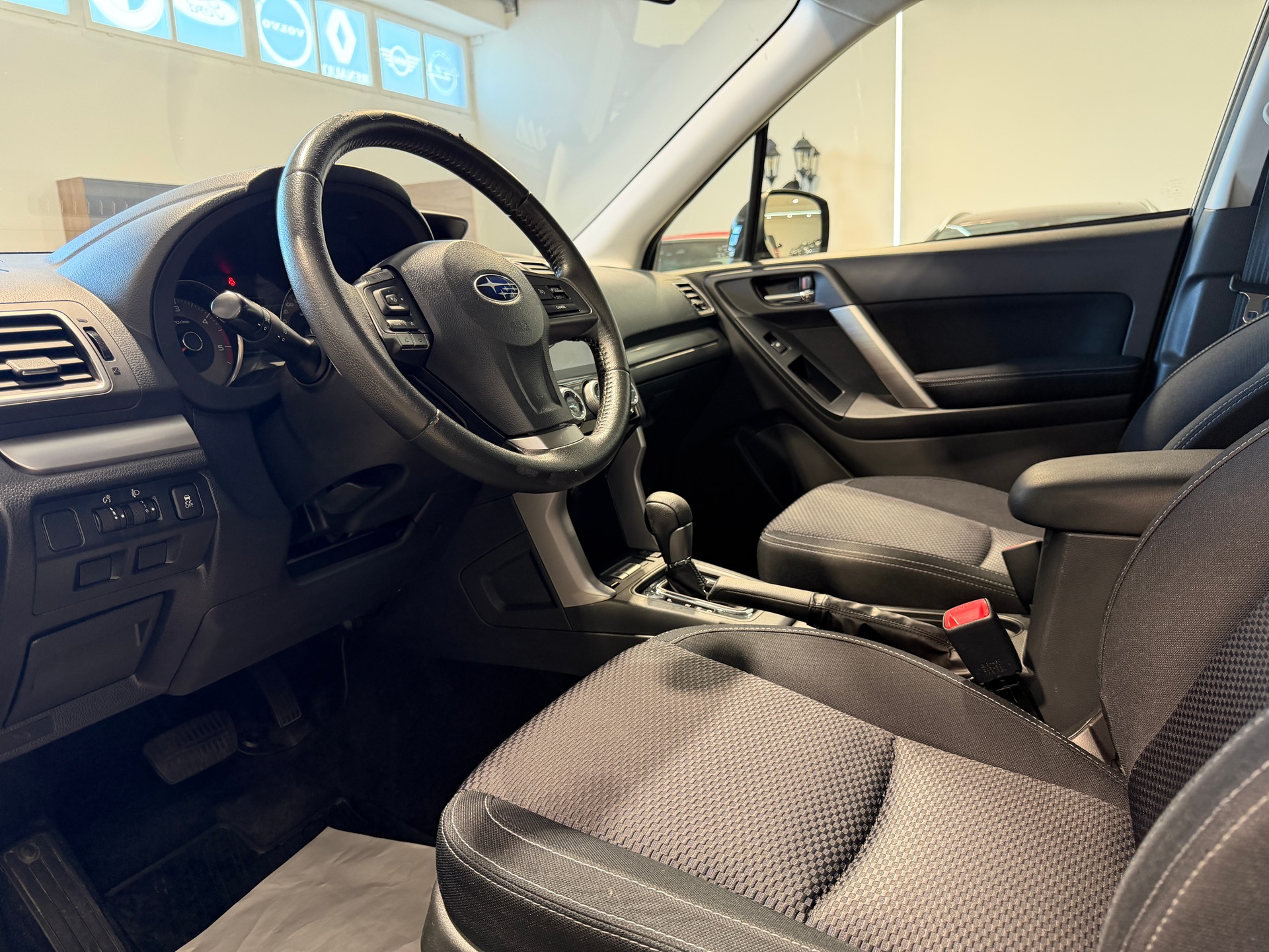 SUBARU Forester 2.0D Advantage Lineatronic-image-15