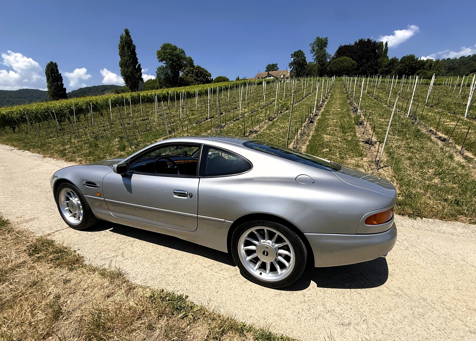 ASTON MARTIN DB7-image-2
