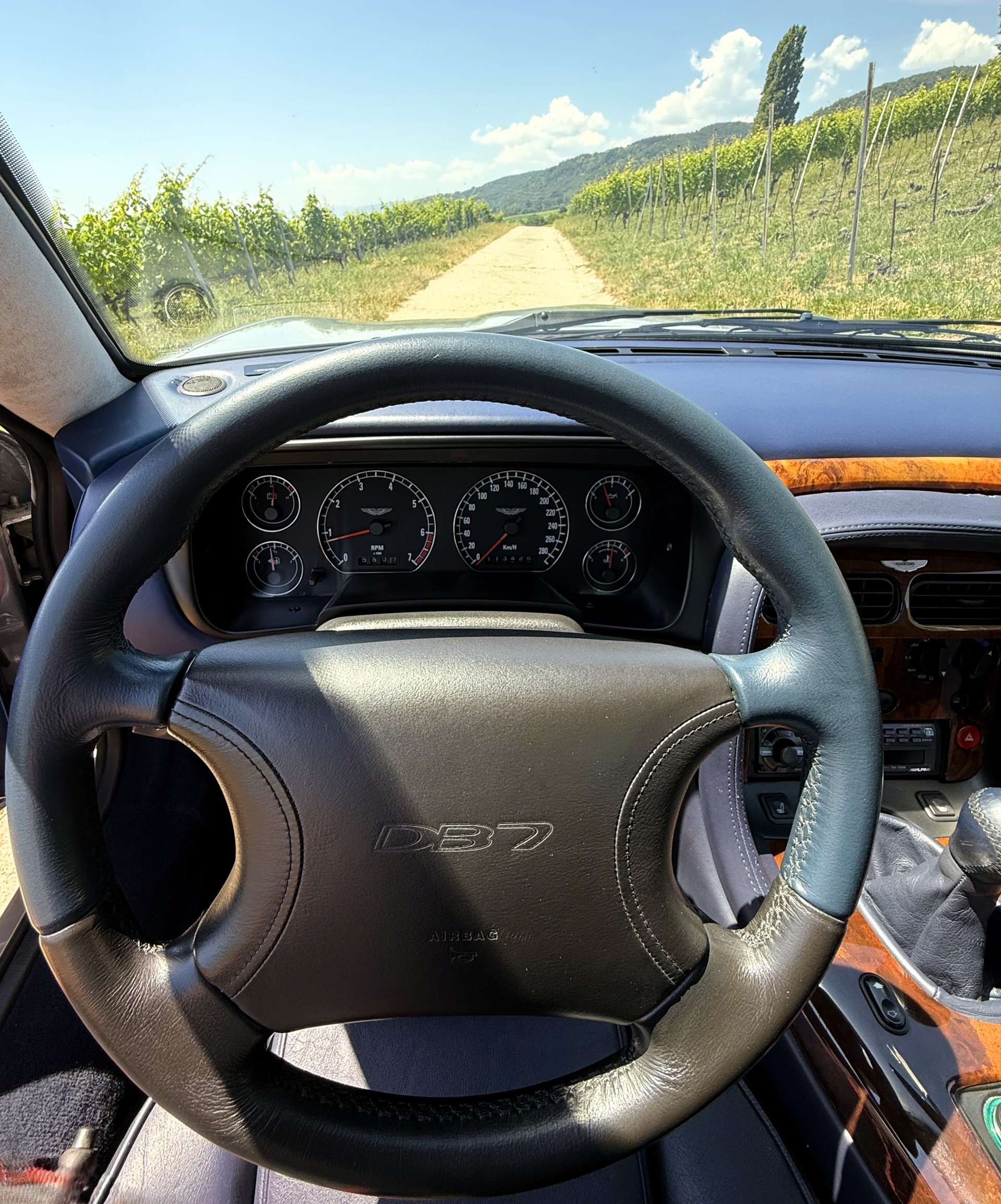 ASTON MARTIN DB7-image-10