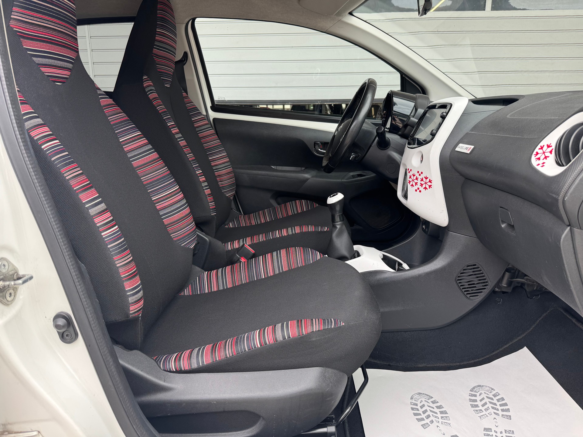 CITROEN C1 1.2 VTi Swiss&Me-image-8