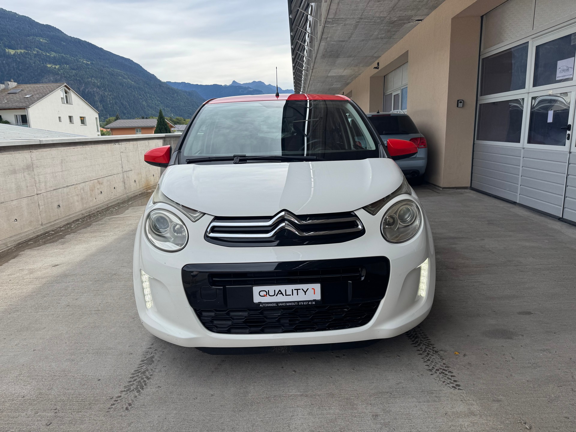 CITROEN C1 1.2 VTi Swiss&Me-image-1