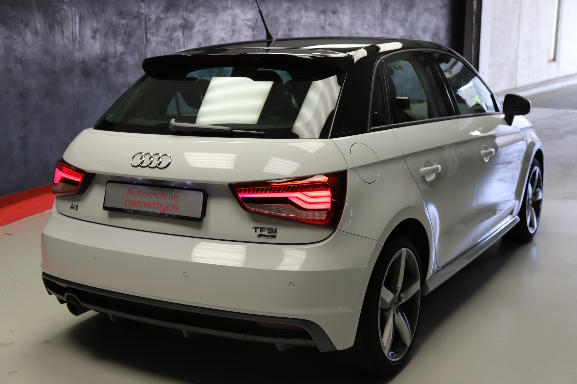 AUDI A1 Sportback 1.0 TFSI Sport S-tronic-image-4