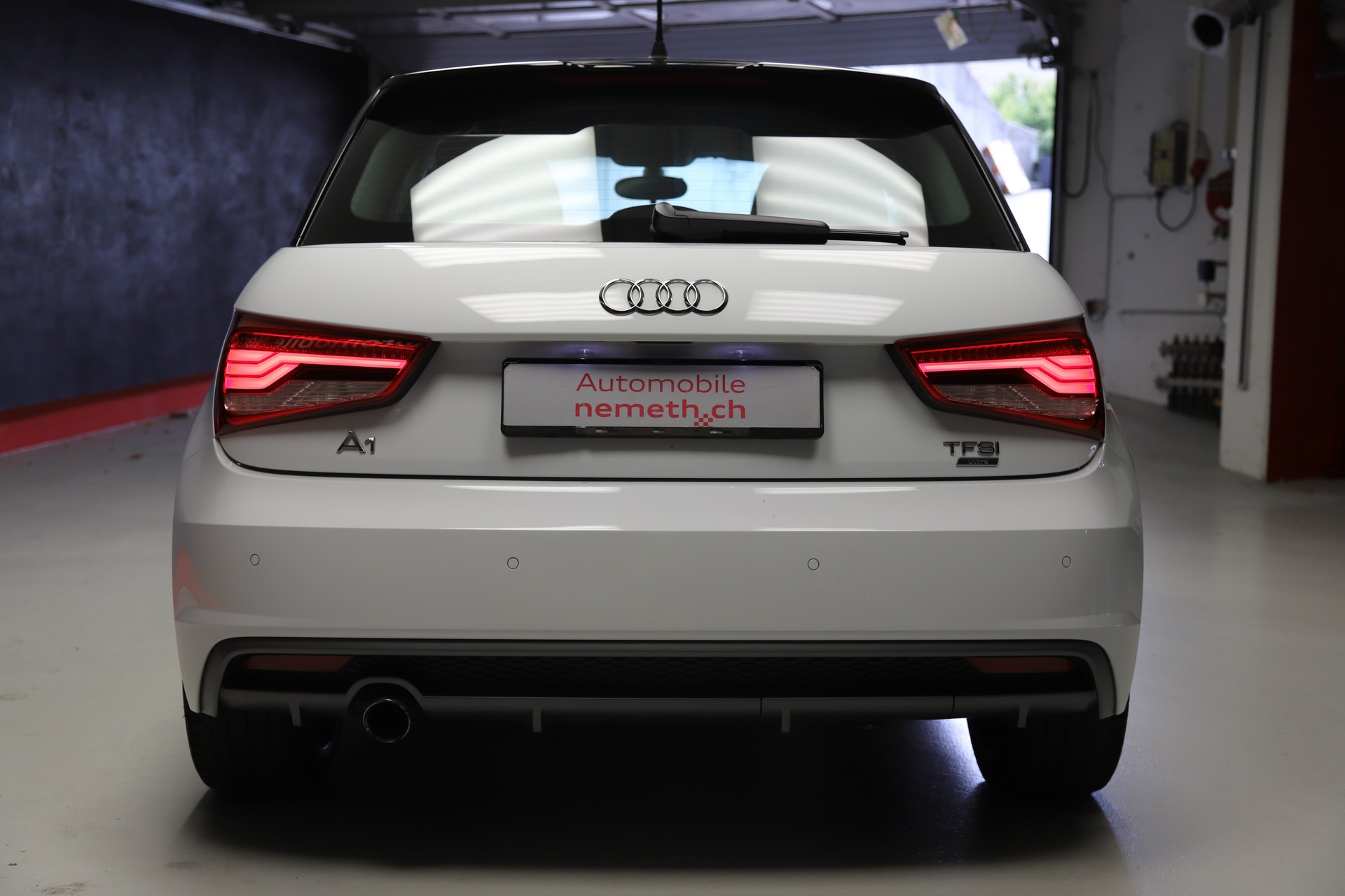 AUDI A1 Sportback 1.0 TFSI Sport S-tronic-image-5