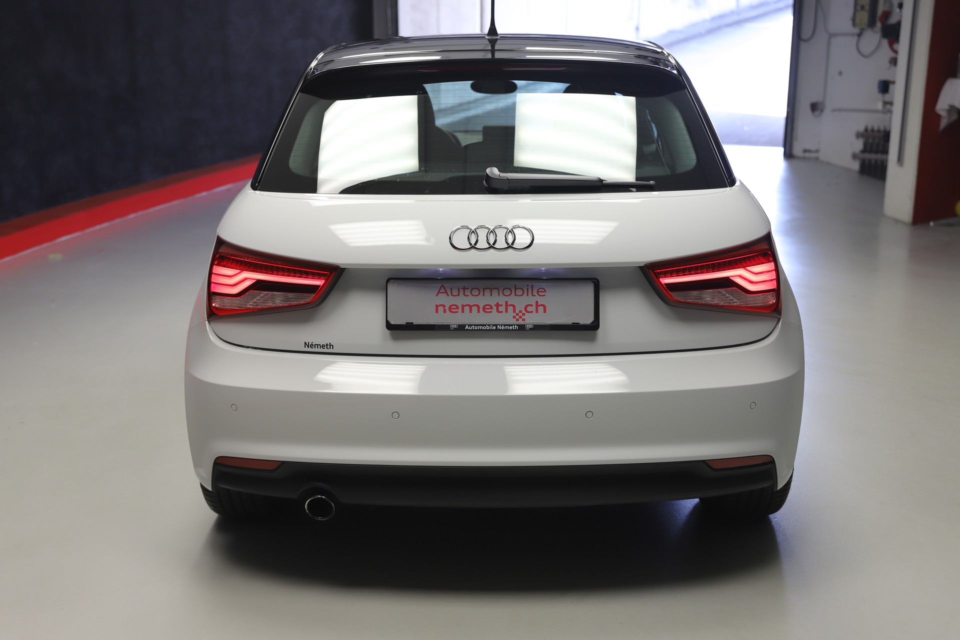 AUDI A1 Sportback 1.0 TFSI S-tronic-image-2