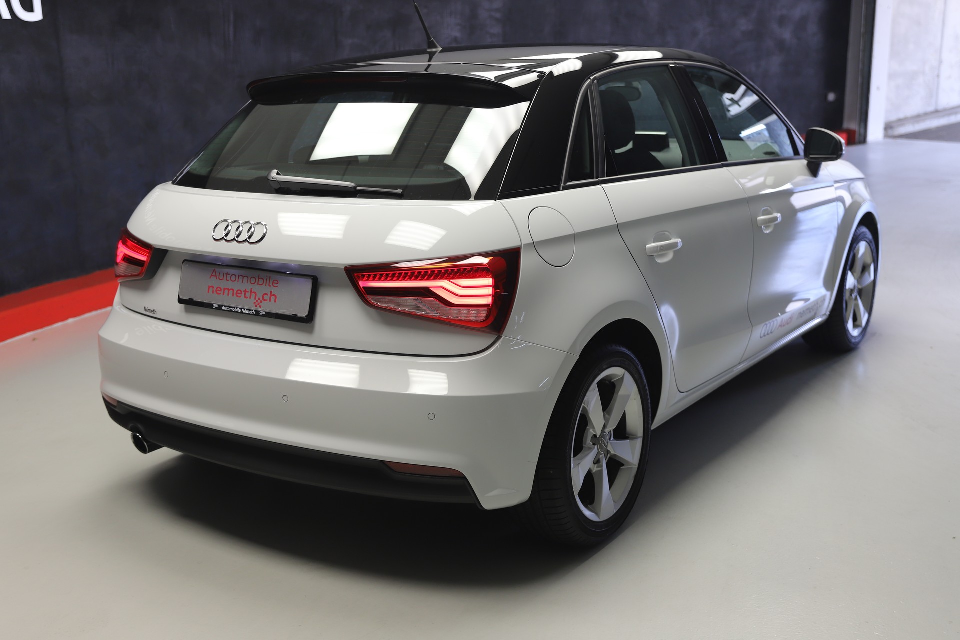 AUDI A1 Sportback 1.0 TFSI S-tronic-image-4