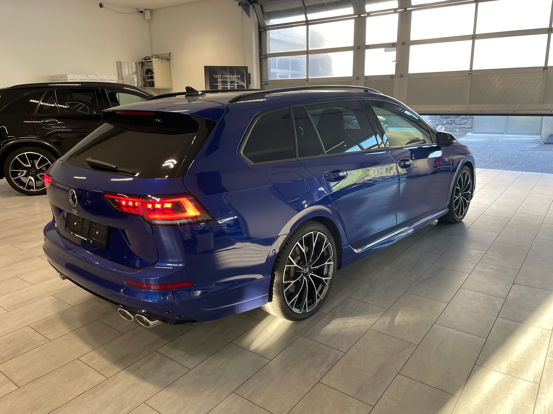 VW Golf Variant 2.0 TSI R DSG 4 Motion-image-4