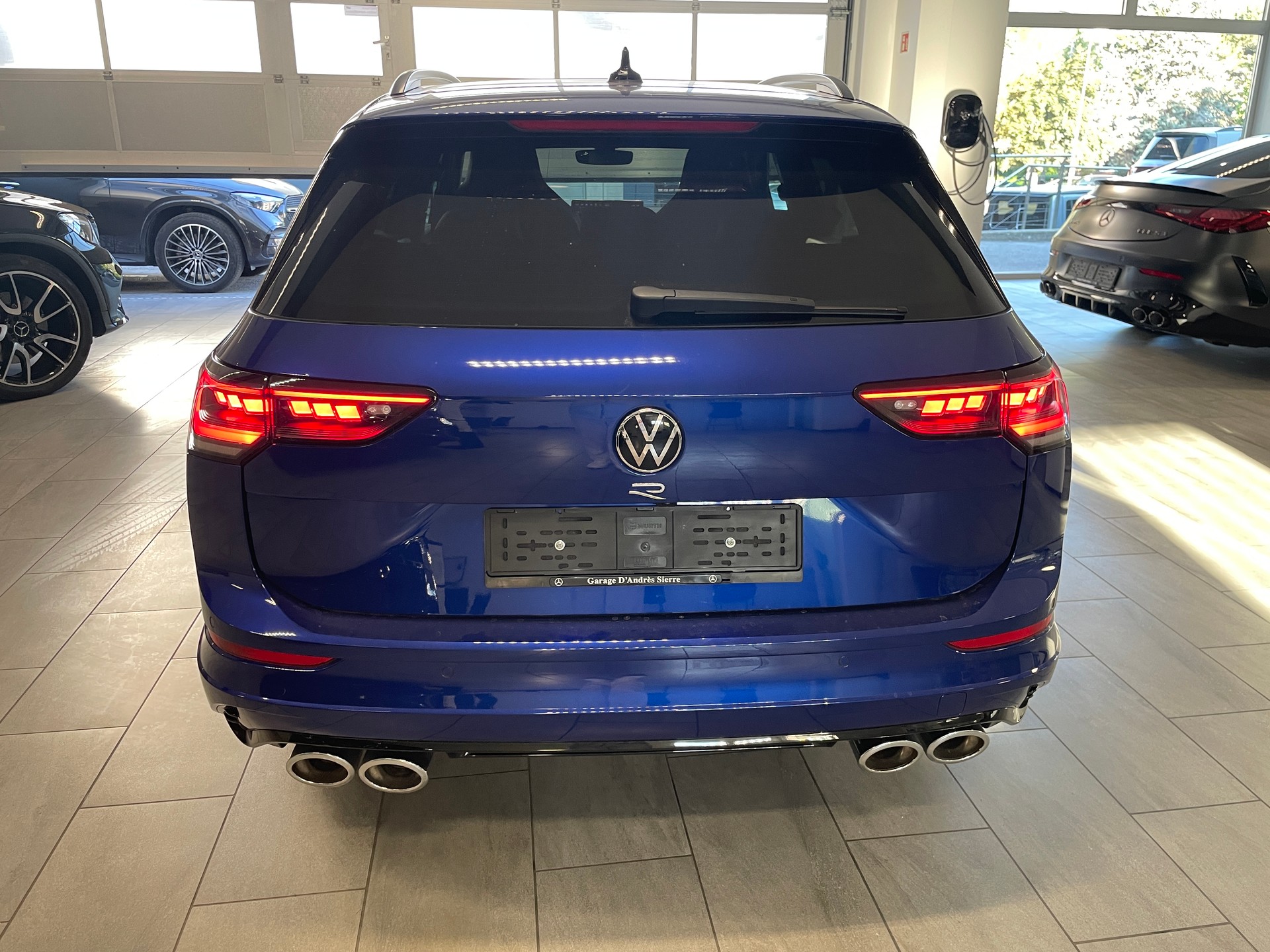 VW Golf Variant 2.0 TSI R DSG 4 Motion-image-5