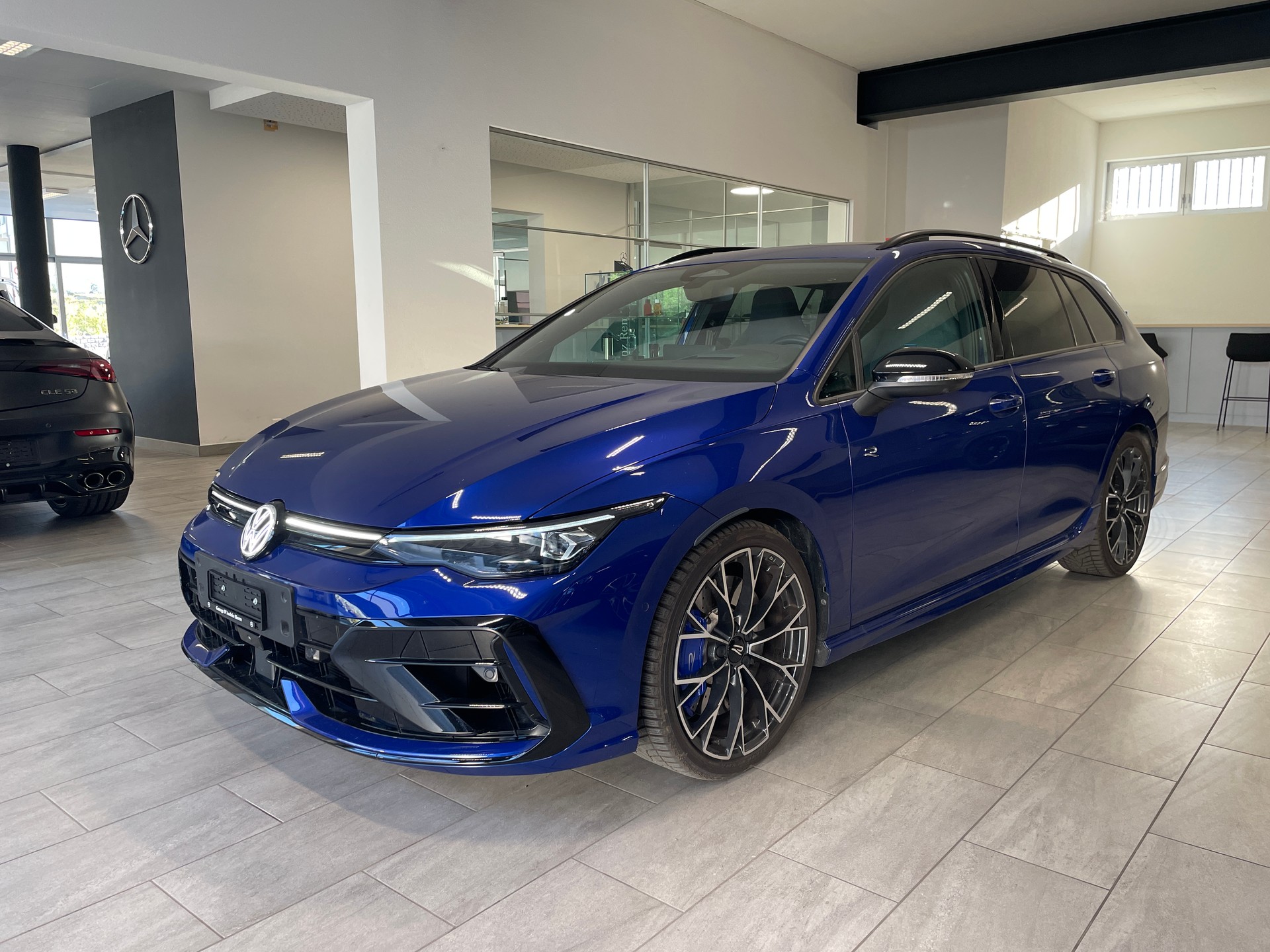 VW Golf Variant 2.0 TSI R DSG 4 Motion-image-0