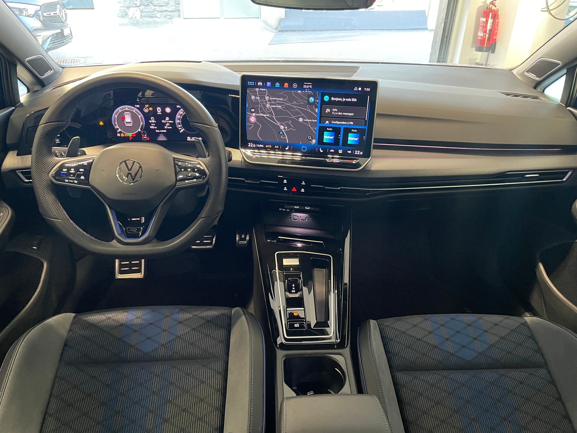 VW Golf Variant 2.0 TSI R DSG 4 Motion-image-11