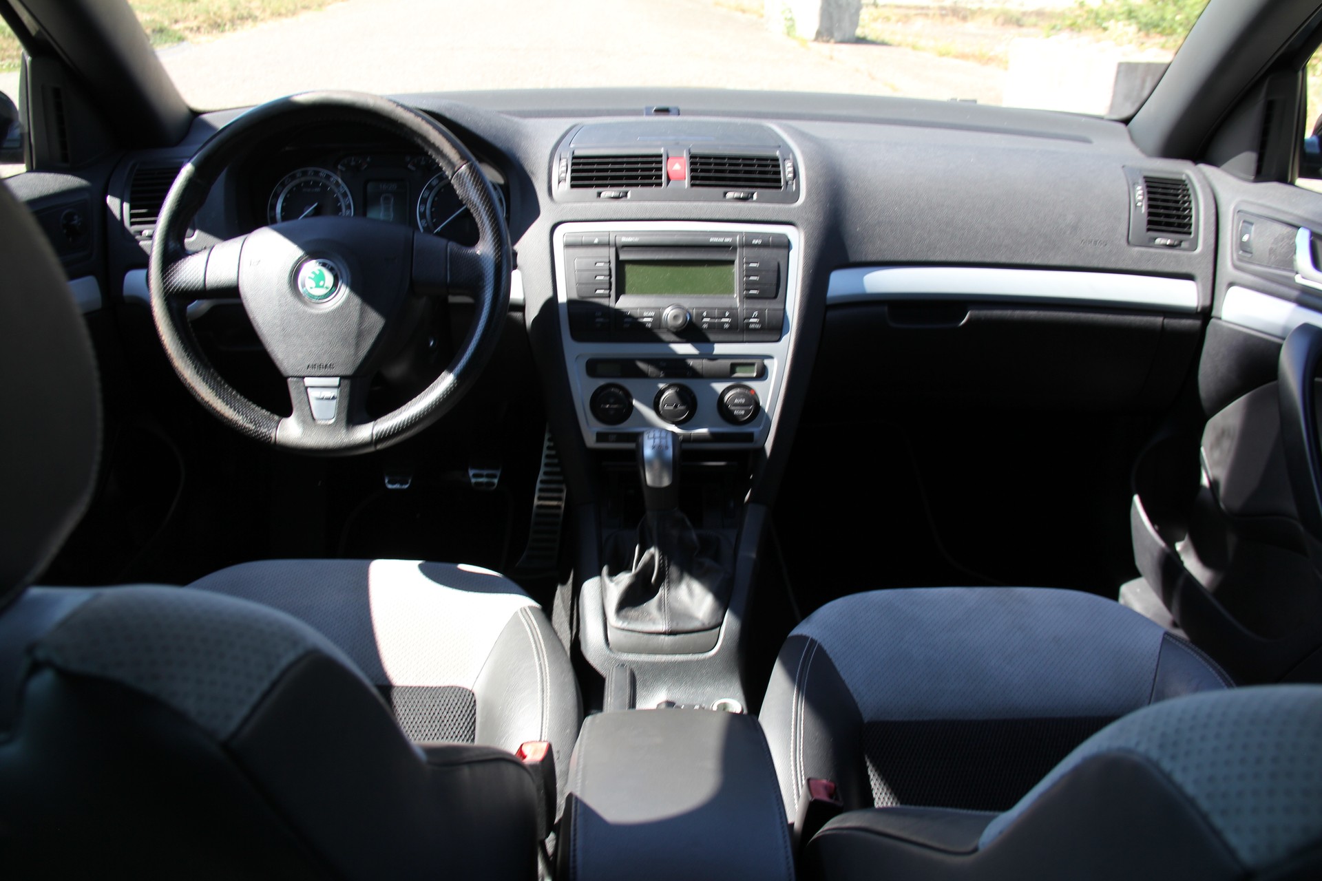 SKODA Octavia 2.0 TFSI RS-image-8