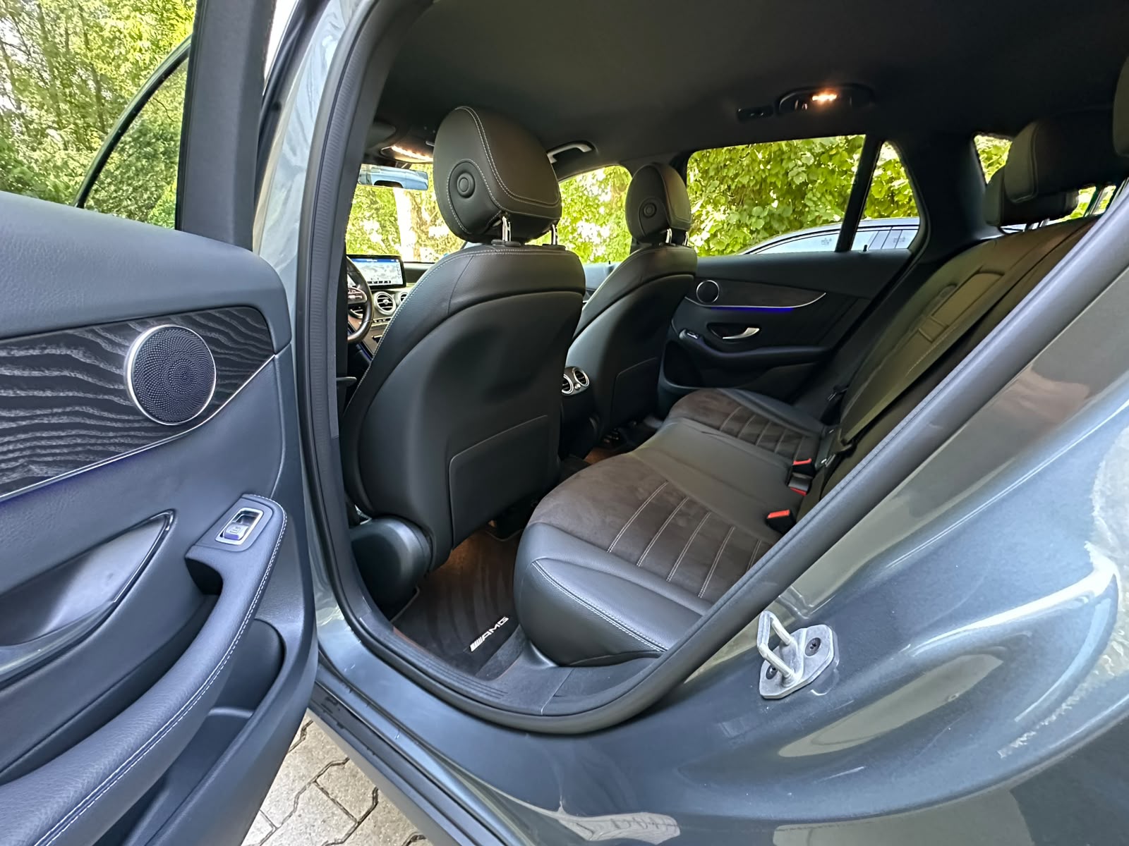 MERCEDES-BENZ GLC 220 d AMG Line 4Matic 9G-Tronic-image-13