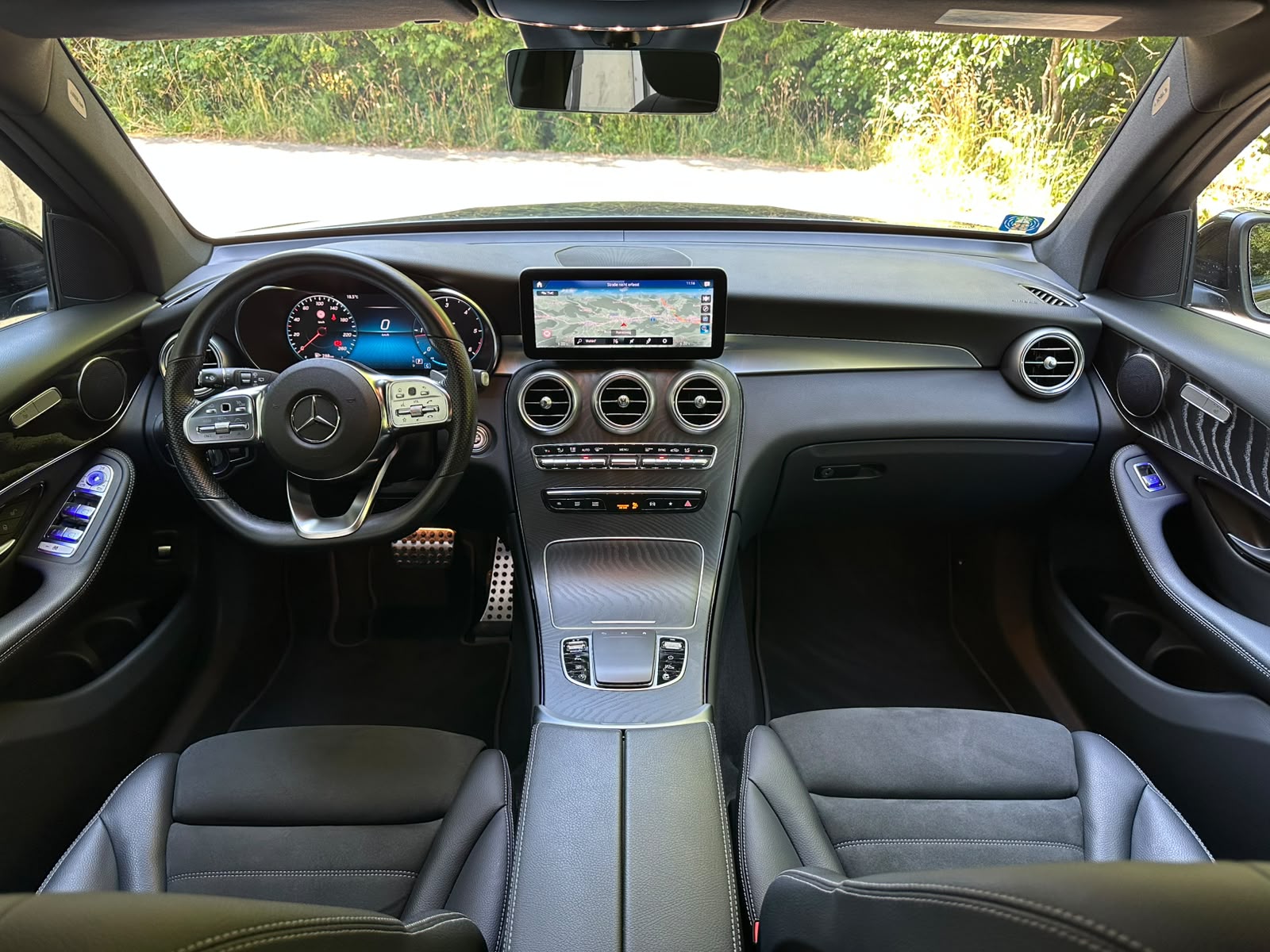 MERCEDES-BENZ GLC 220 d AMG Line 4Matic 9G-Tronic-image-20