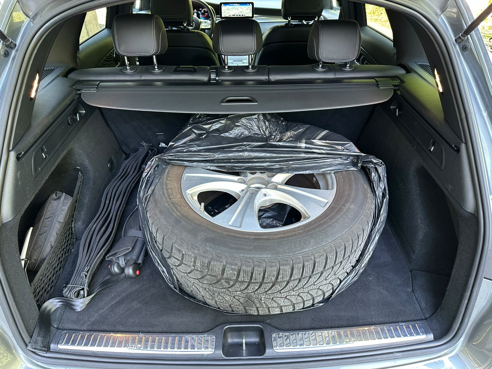 MERCEDES-BENZ GLC 220 d AMG Line 4Matic 9G-Tronic-image-15