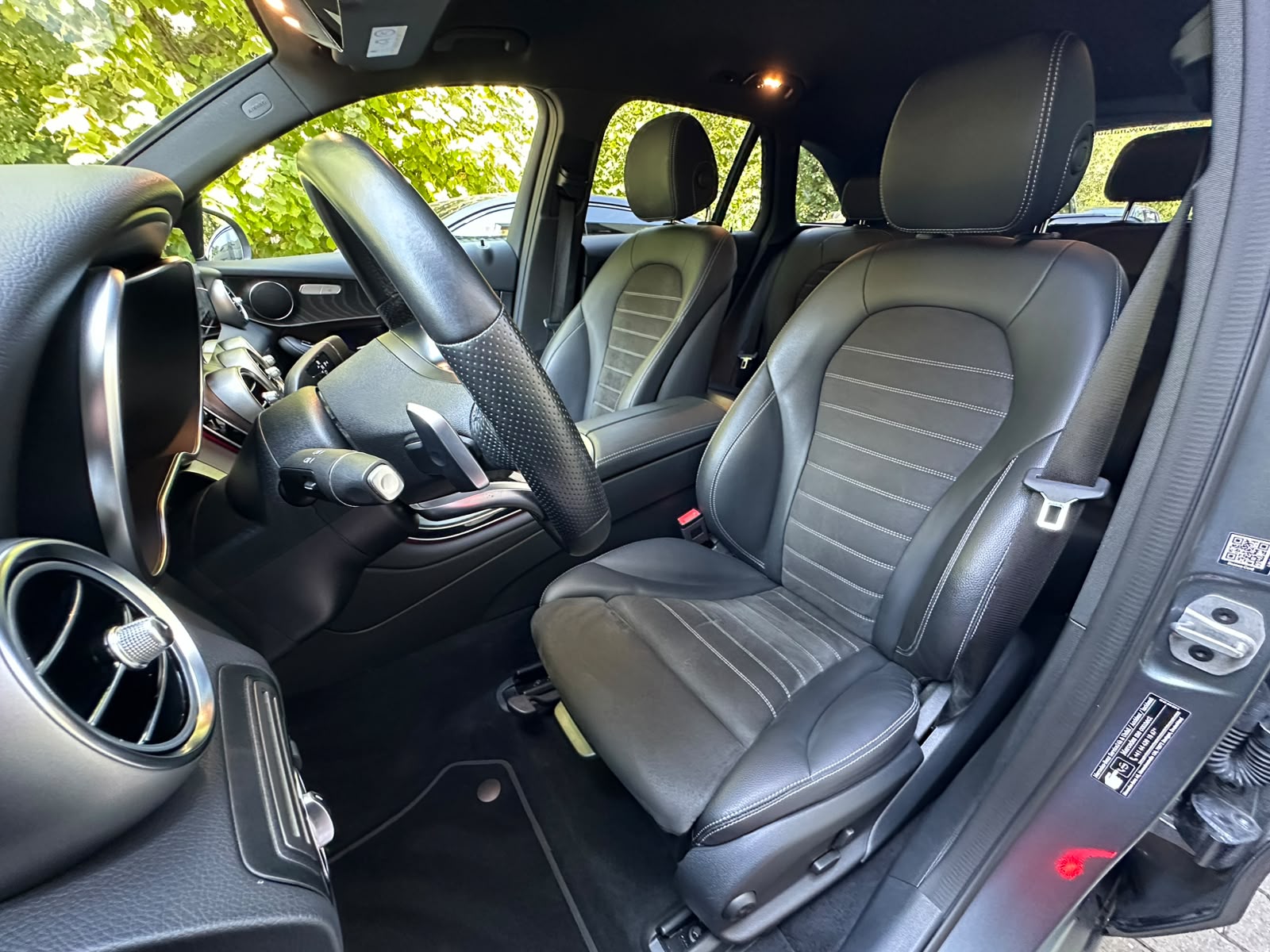 MERCEDES-BENZ GLC 220 d AMG Line 4Matic 9G-Tronic-image-12