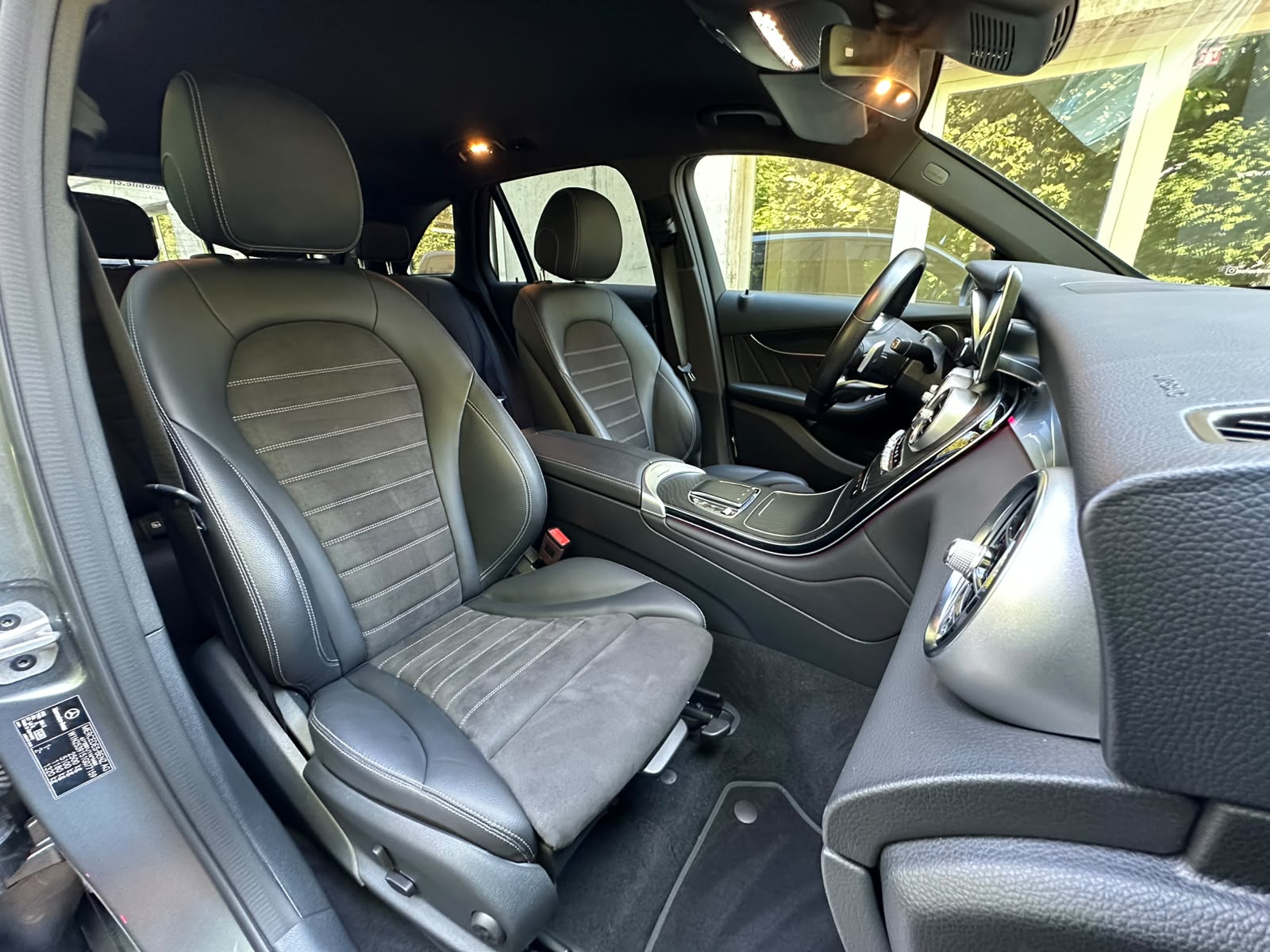 MERCEDES-BENZ GLC 220 d AMG Line 4Matic 9G-Tronic-image-19