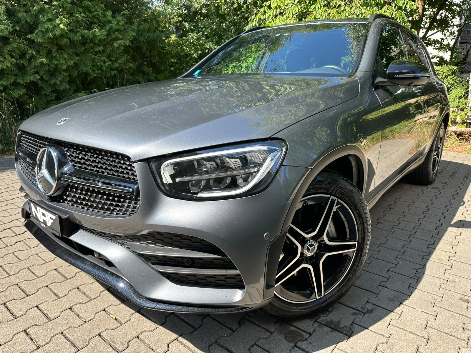 MERCEDES-BENZ GLC 220 d AMG Line 4Matic 9G-Tronic-image-0