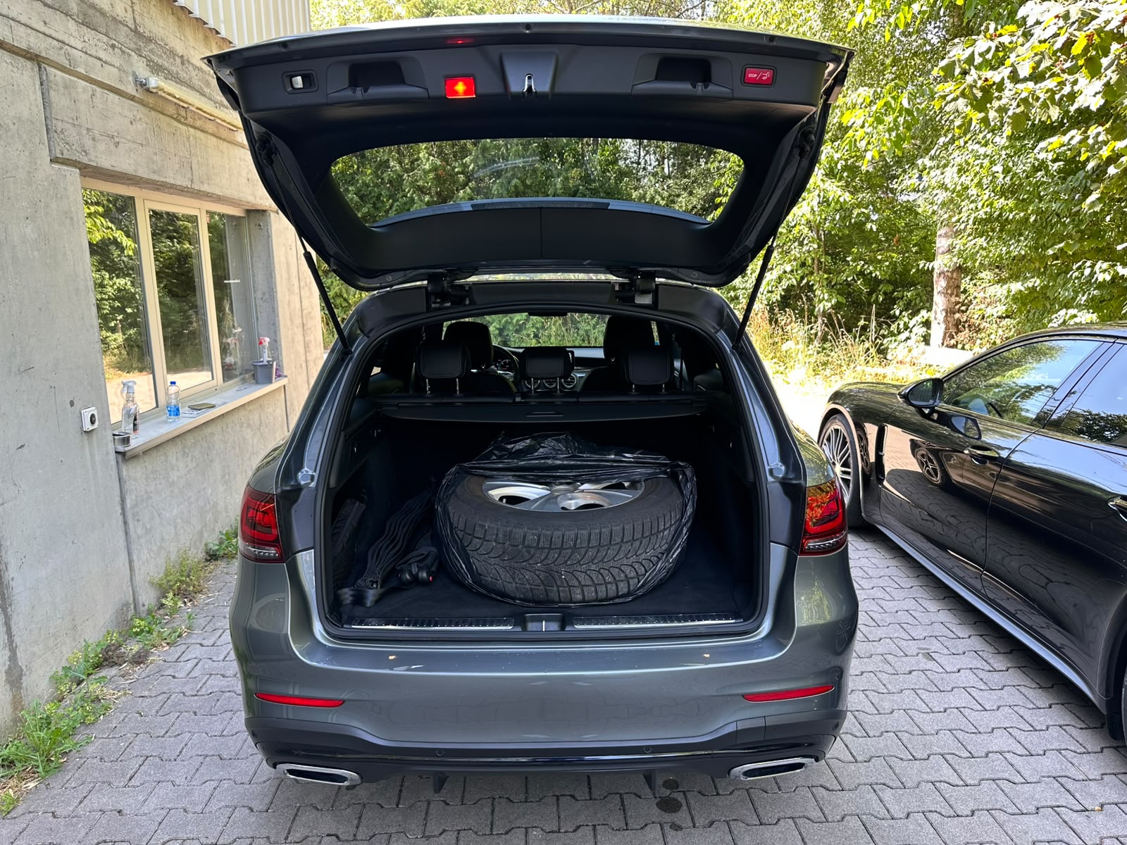 MERCEDES-BENZ GLC 220 d AMG Line 4Matic 9G-Tronic-image-14