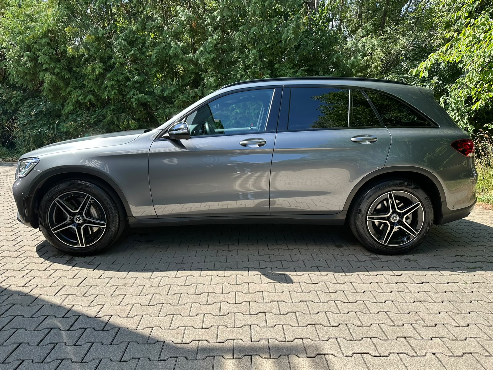 MERCEDES-BENZ GLC 220 d AMG Line 4Matic 9G-Tronic-image-1