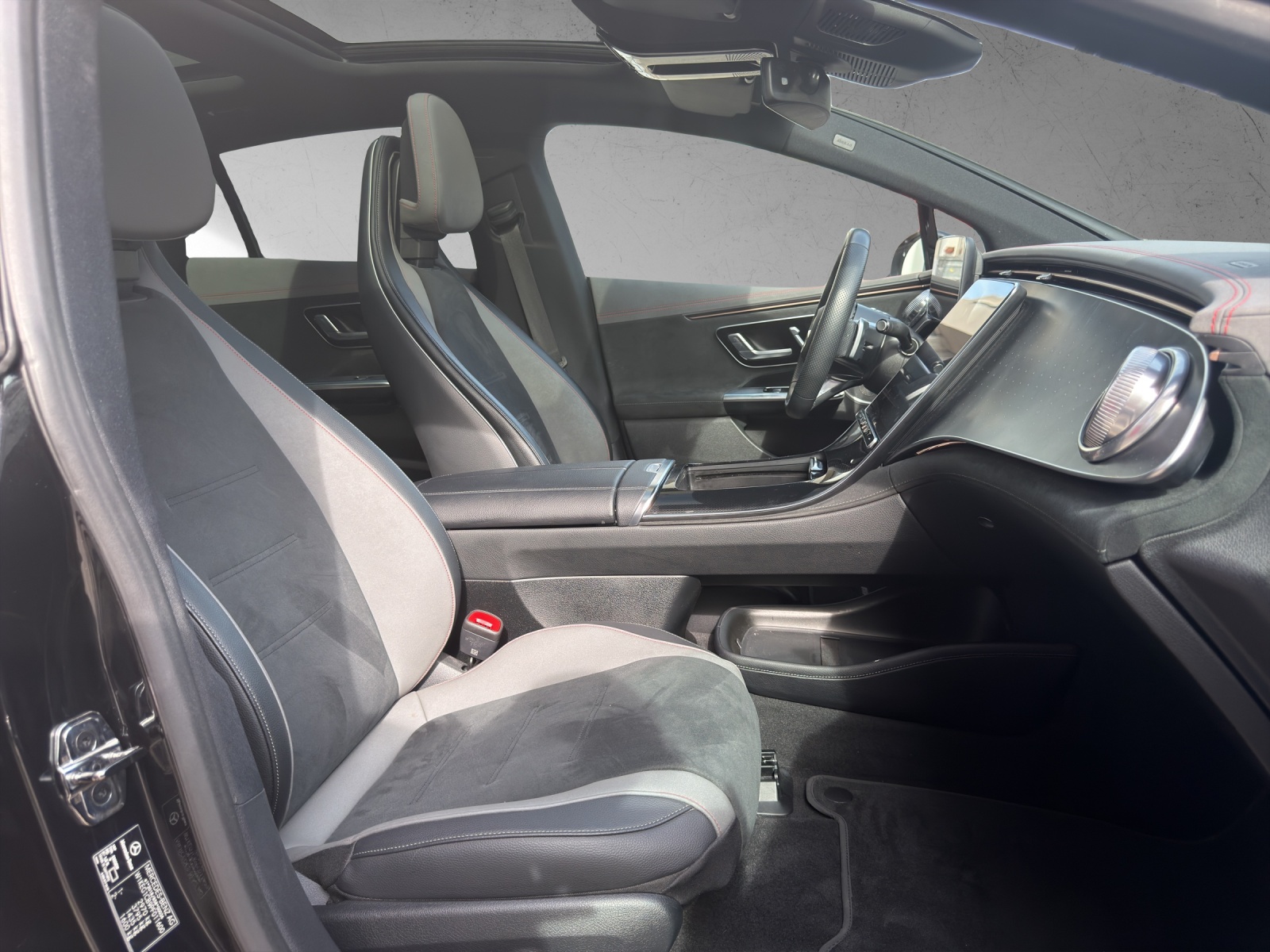 MERCEDES-BENZ EQE 350 4 Matic-image-11