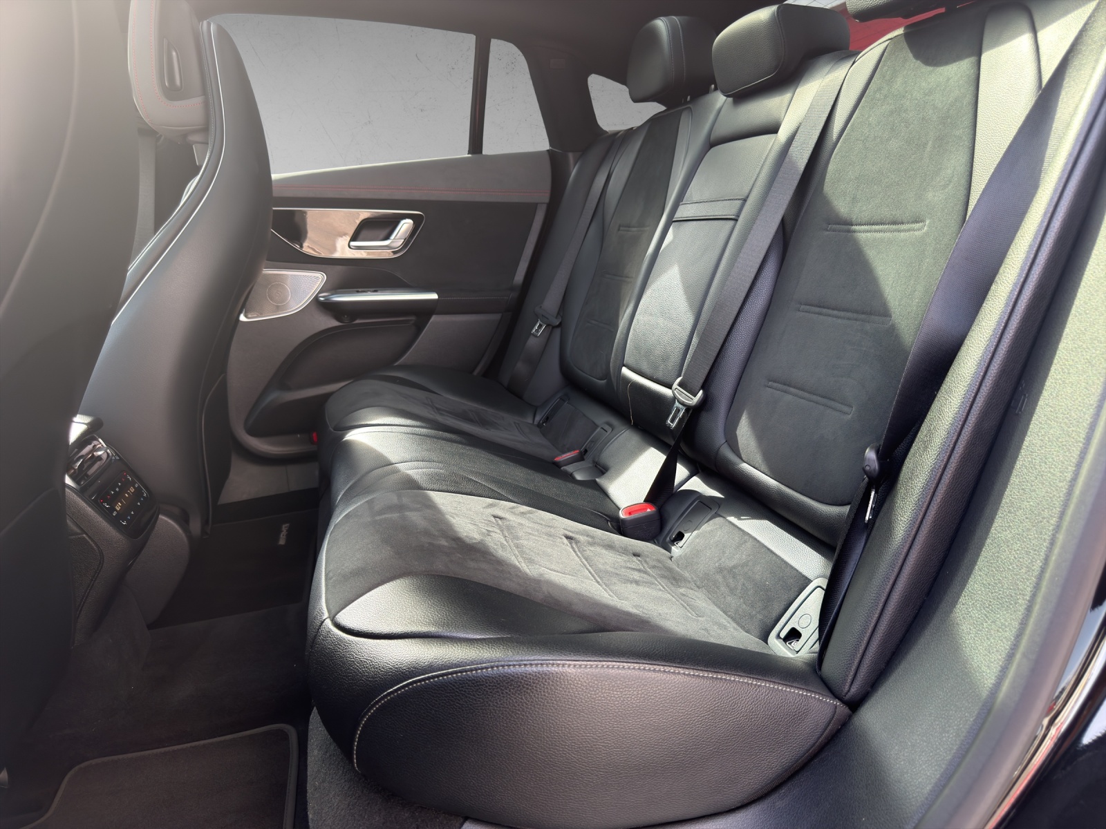 MERCEDES-BENZ EQE 350 4 Matic-image-12