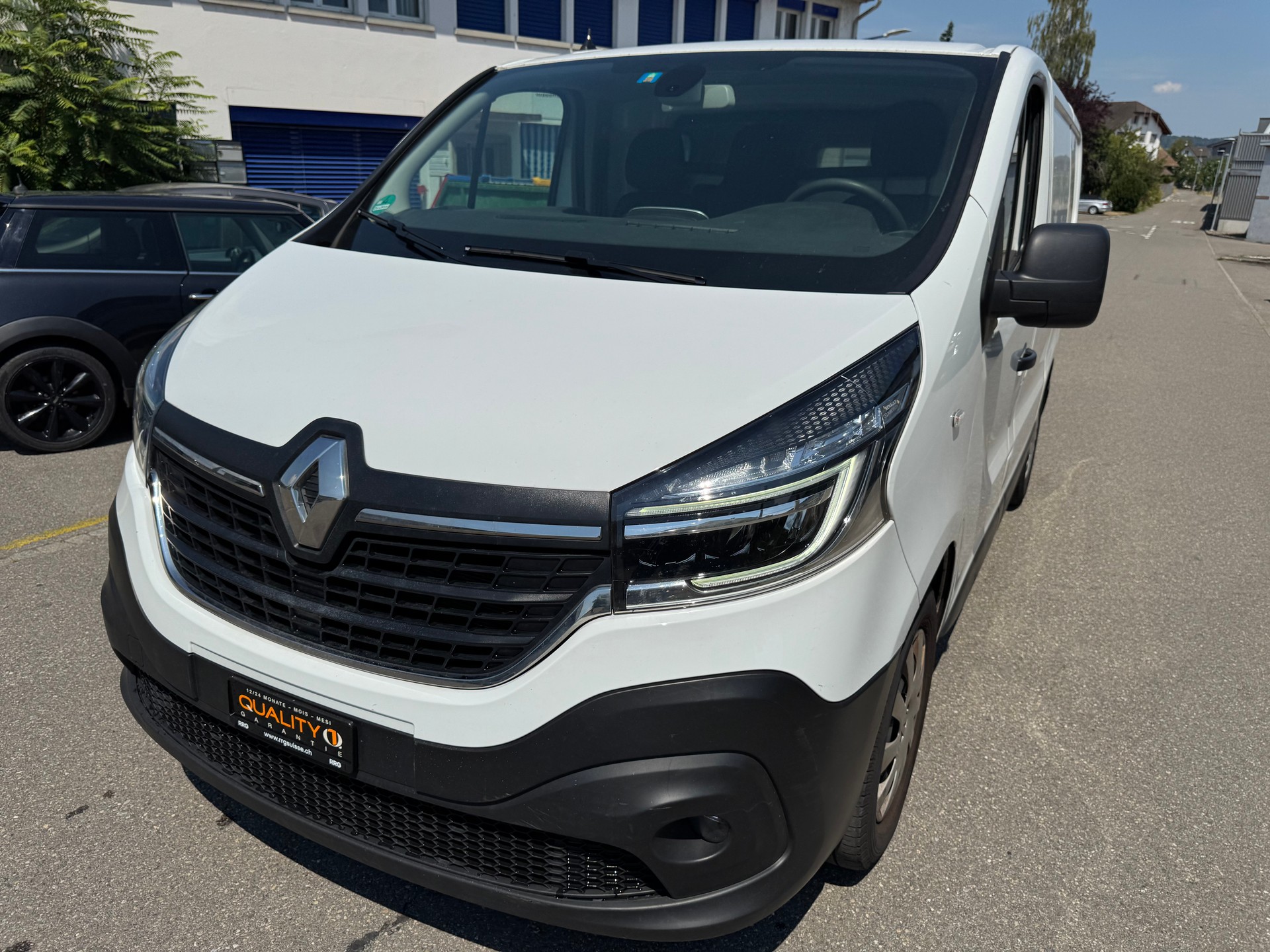 RENAULT Trafic 2.0 ENERGY dCi145 3.0t Business L1H1 A-image-0