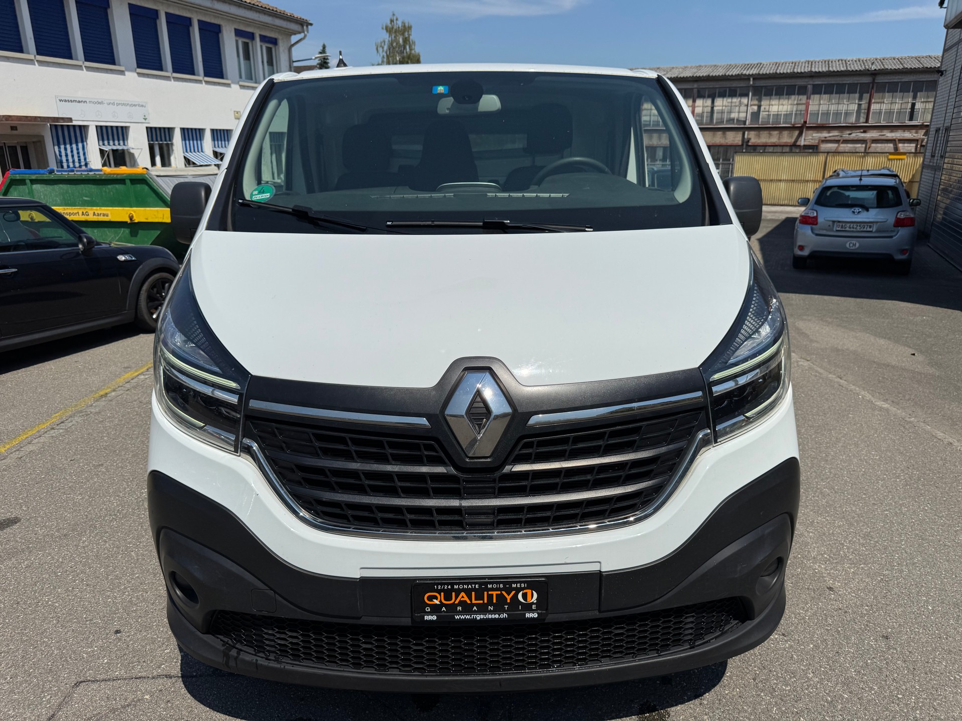 RENAULT Trafic 2.0 ENERGY dCi145 3.0t Business L1H1 A-image-1