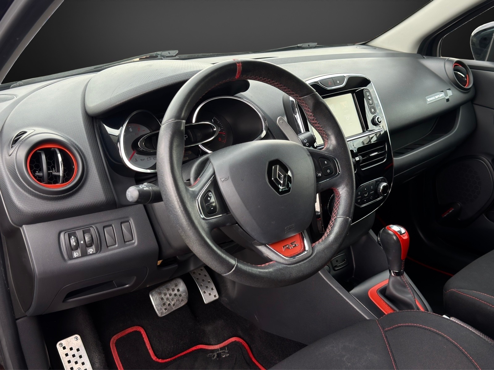 RENAULT Clio 1.6 T RS 200 EDC mit 200 PS-image-7