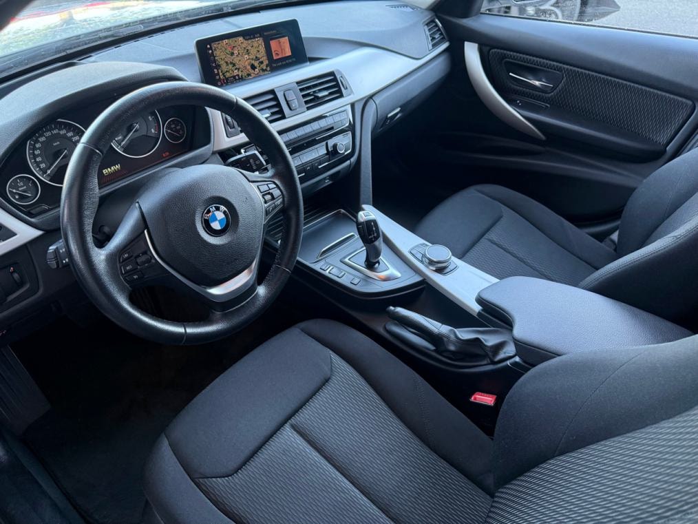 BMW 320d xDrive Touring Steptronic-image-3