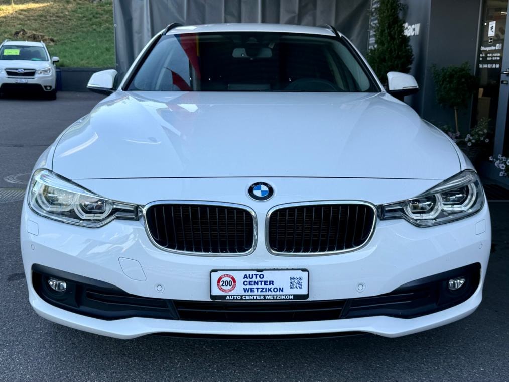 BMW 320d xDrive Touring Steptronic-image-0