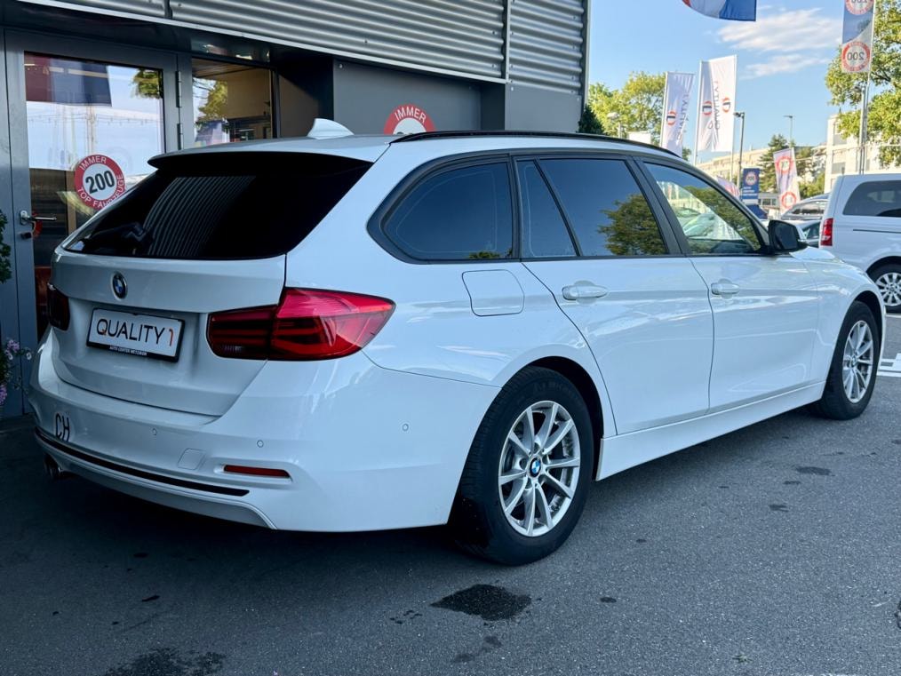 BMW 320d xDrive Touring Steptronic-image-2
