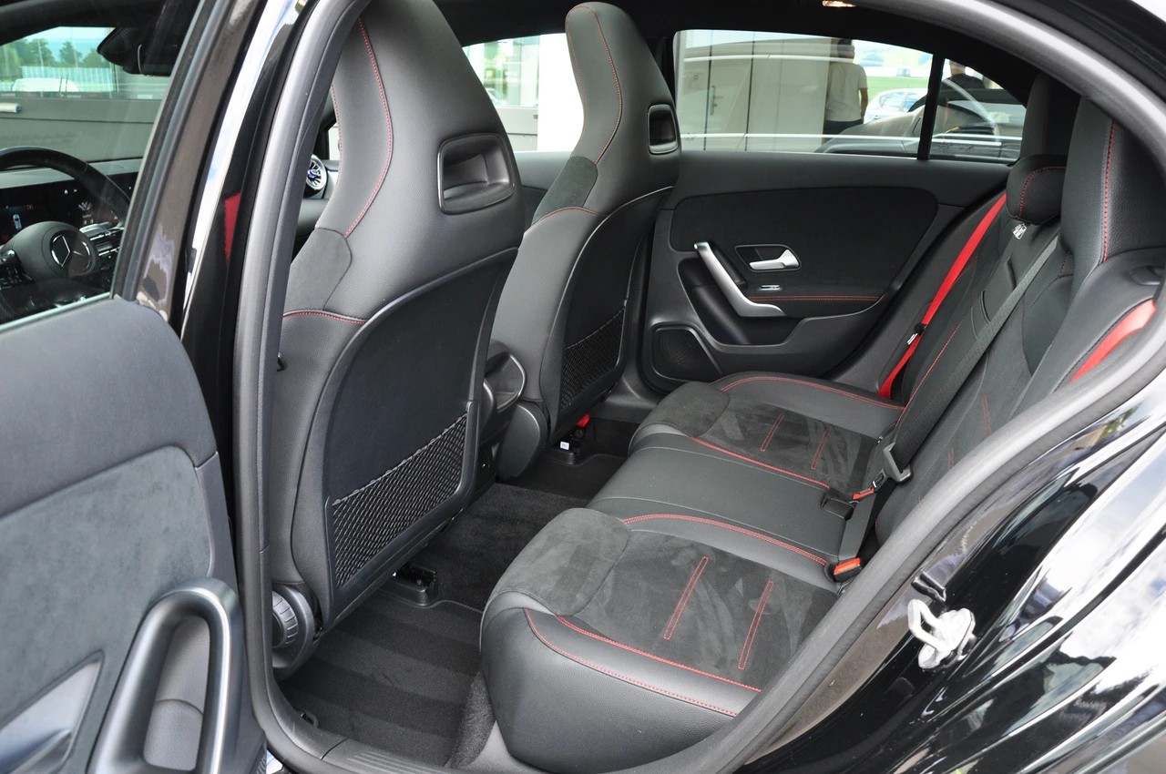 MERCEDES-BENZ A AMG 35 4Matic+ 8G-DCT-image-12