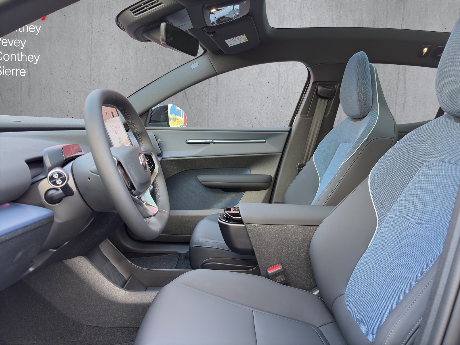 VOLVO EX30 Cross Country P8 69 kWh AWD Ultra-image-7