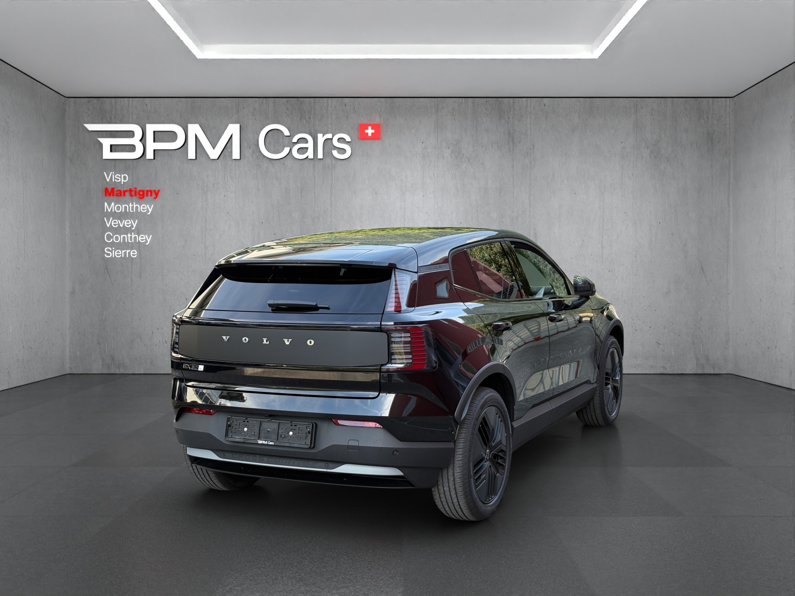 VOLVO EX30 Cross Country P8 69 kWh AWD Ultra-image-3