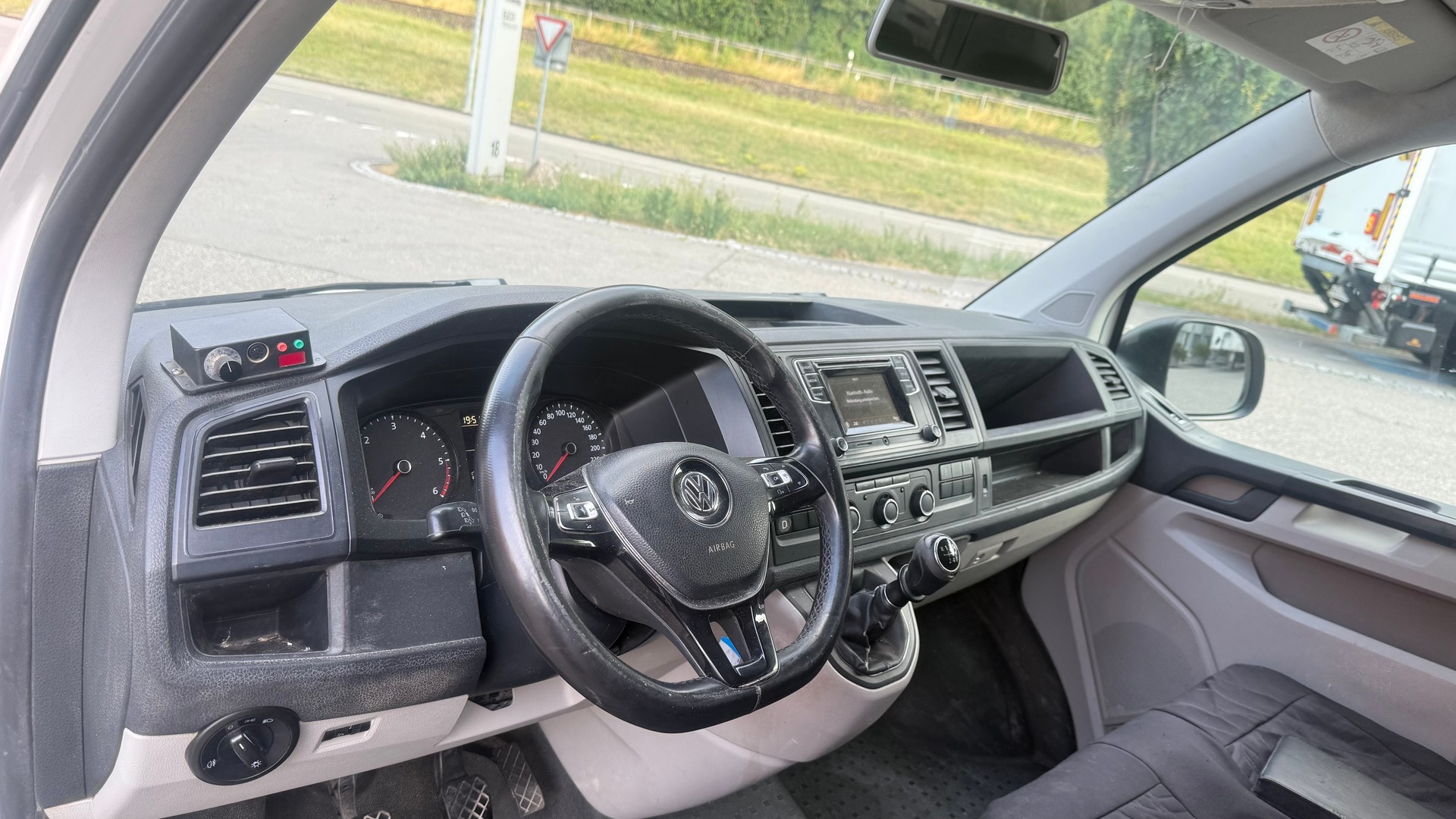 VW T6 2.0 Bi-TDI 4Motion-image-6