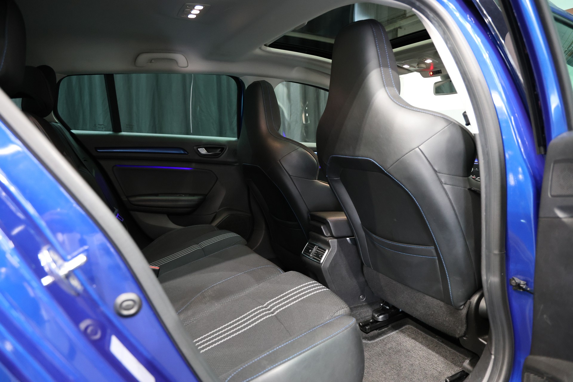 RENAULT Mégane Grandtour 1.7 dCi GT Line EDC-image-12