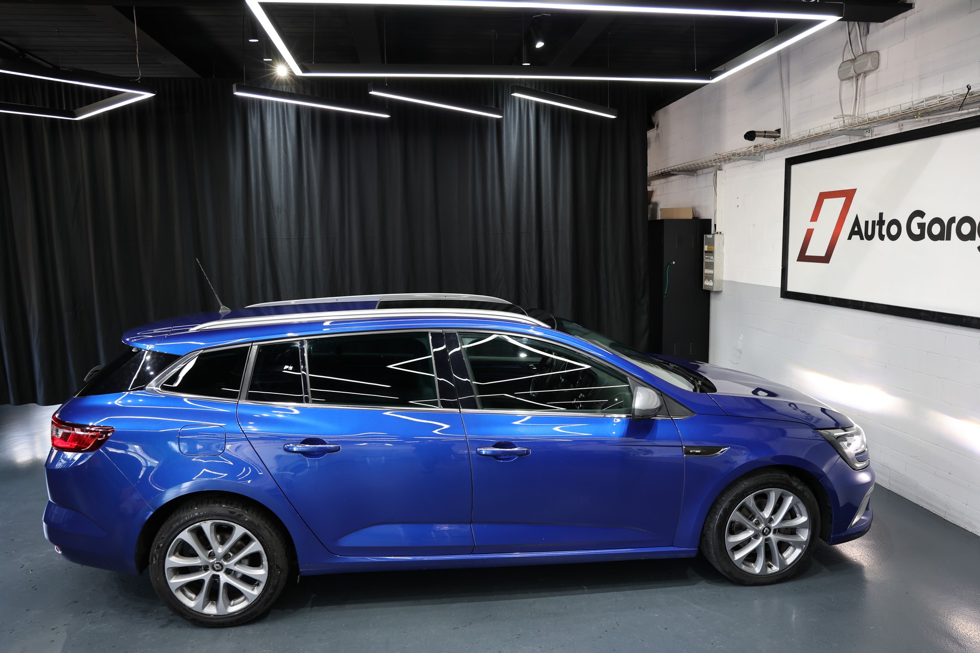 RENAULT Mégane Grandtour 1.7 dCi GT Line EDC-image-14