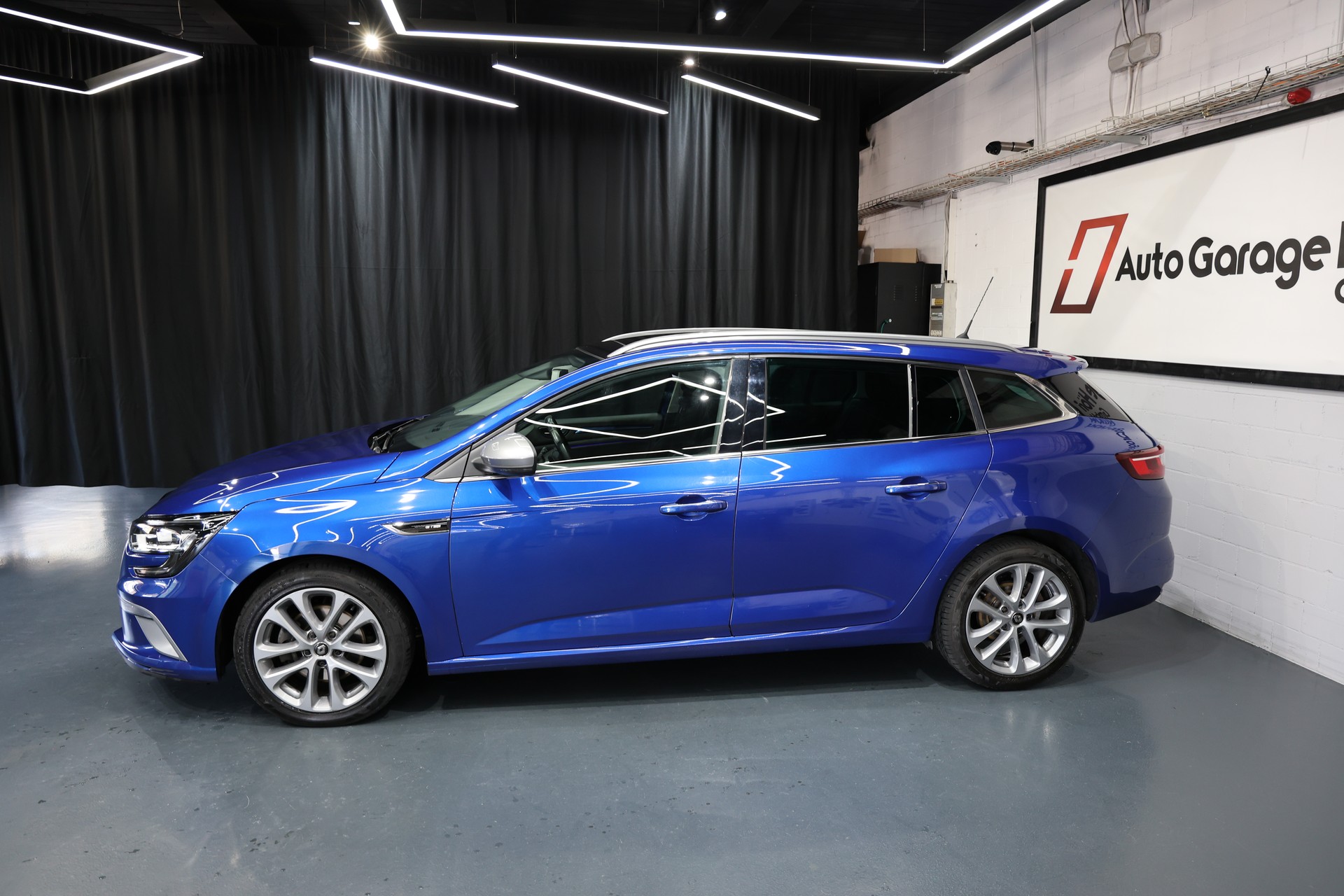 RENAULT Mégane Grandtour 1.7 dCi GT Line EDC-image-3