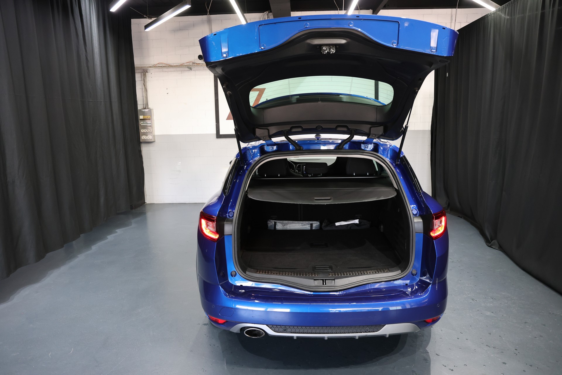 RENAULT Mégane Grandtour 1.7 dCi GT Line EDC-image-17