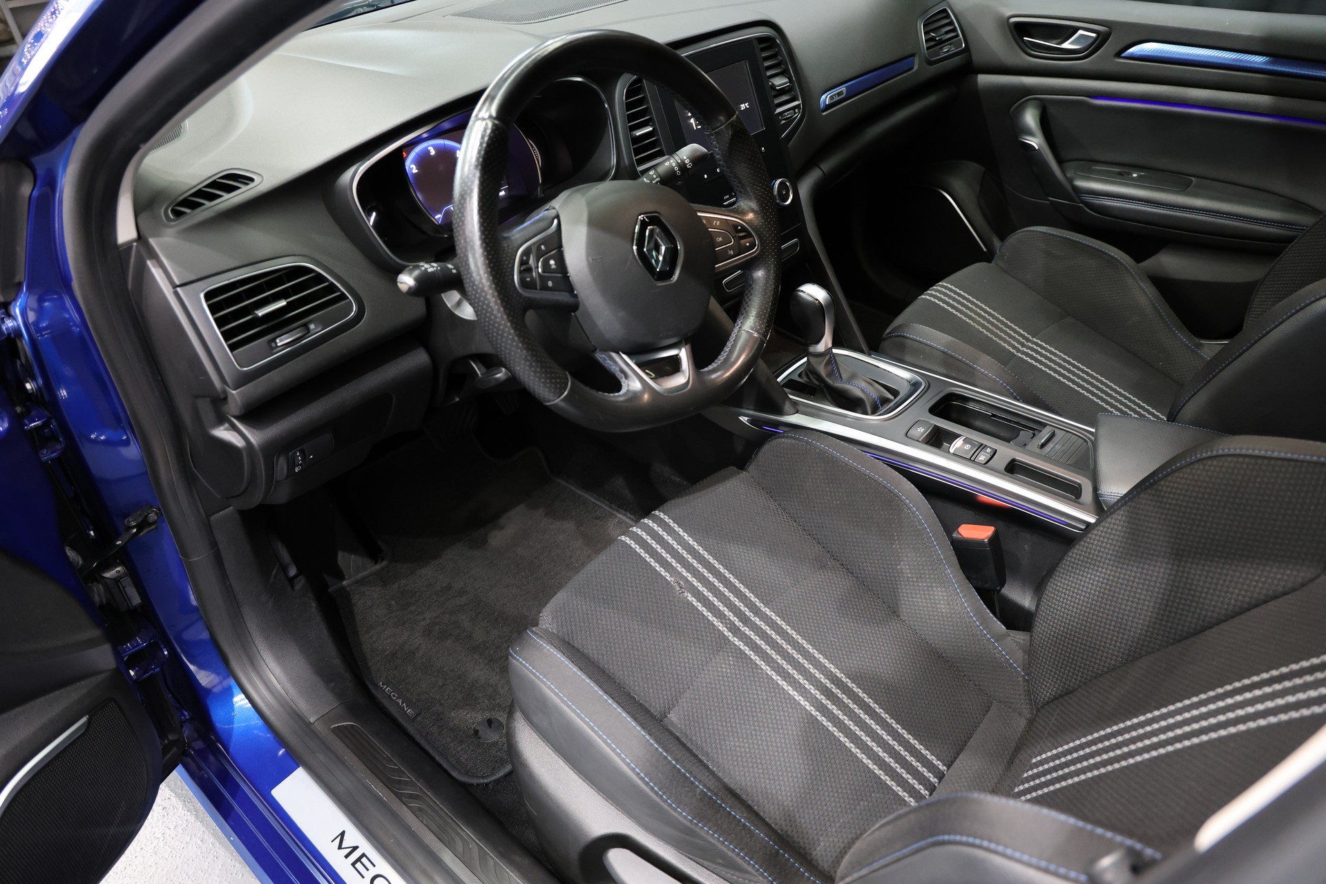 RENAULT Mégane Grandtour 1.7 dCi GT Line EDC-image-4