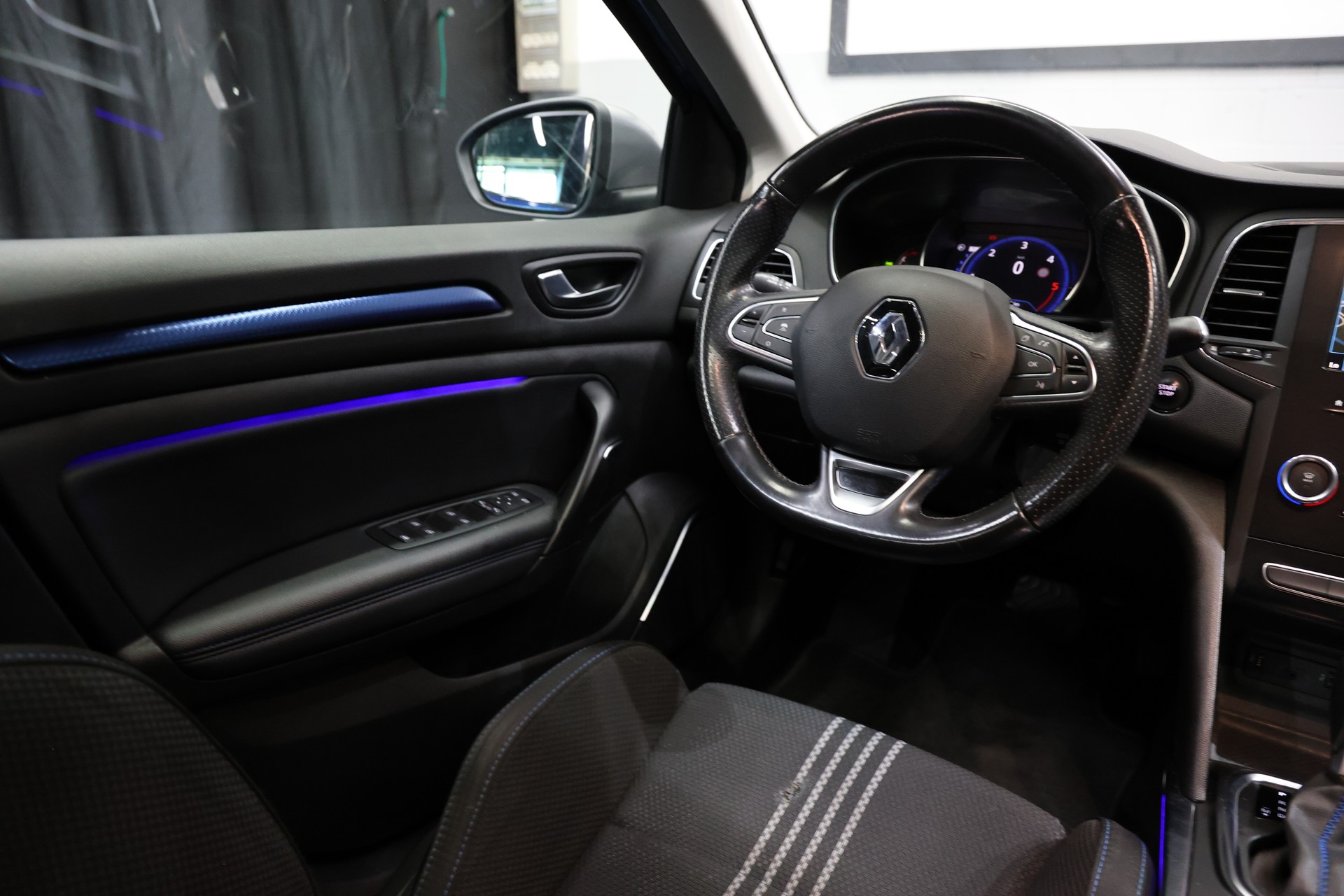 RENAULT Mégane Grandtour 1.7 dCi GT Line EDC-image-19