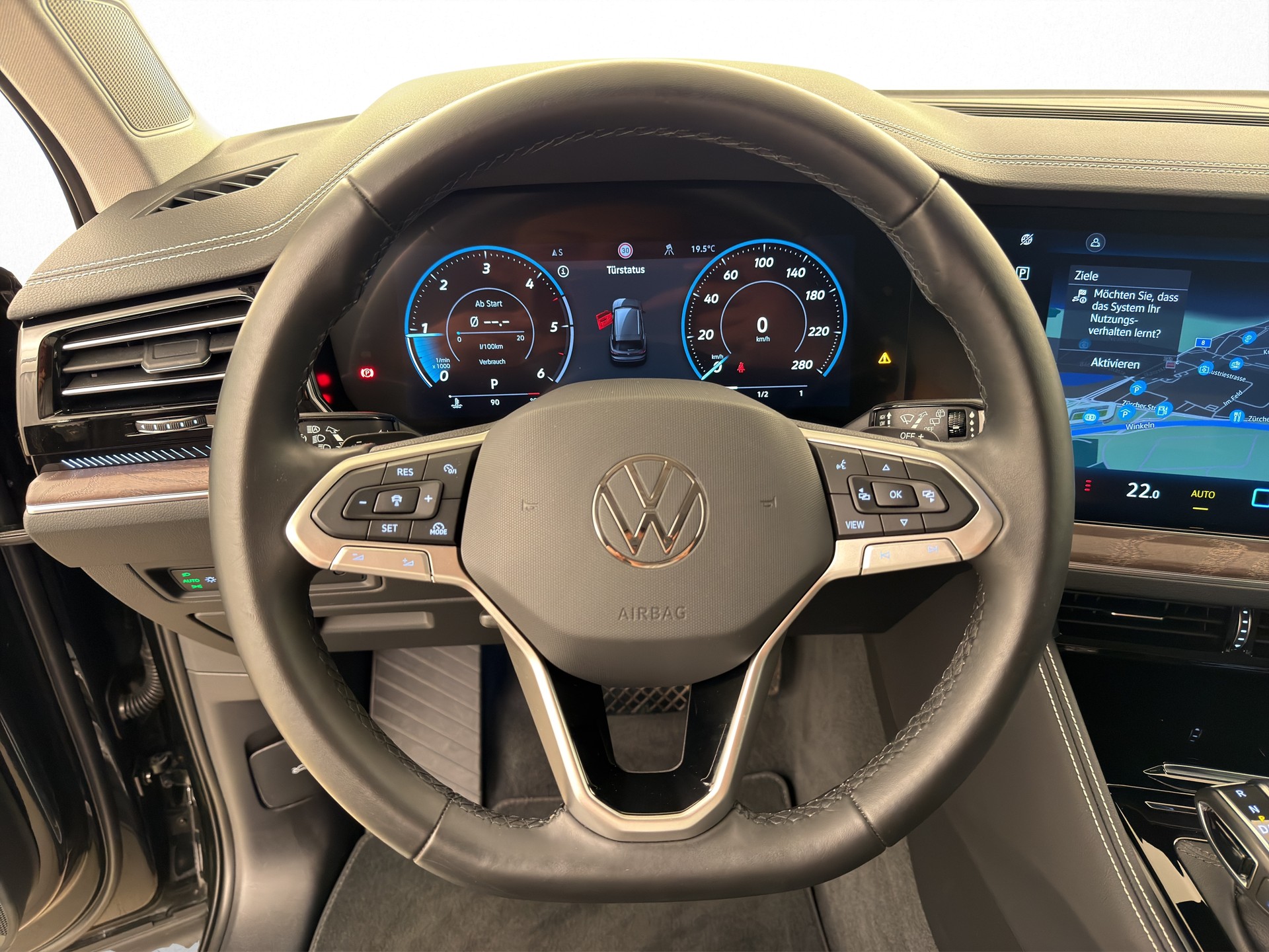 VW Touareg 3.0 V6 TDI Elegance 4Motion-image-11