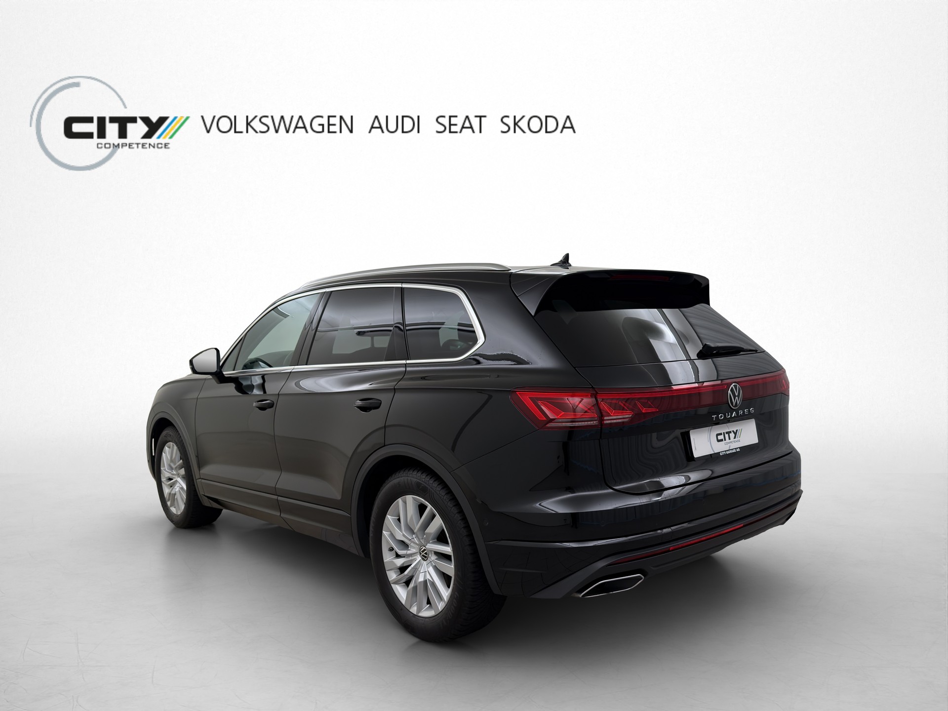 VW Touareg 3.0 V6 TDI Elegance 4Motion-image-3