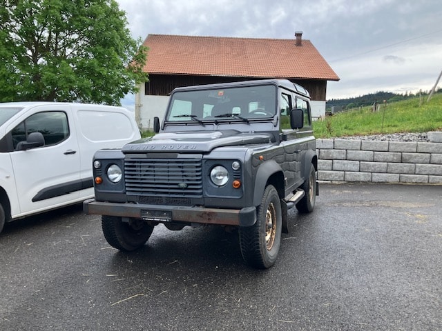 LAND ROVER Defender 90 2.2 TD4 Station Wagon-image-1