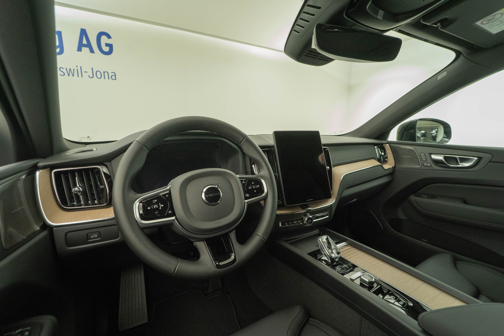 VOLVO XC60 2.0 B5 MH Ultra Dark AWD-image-6