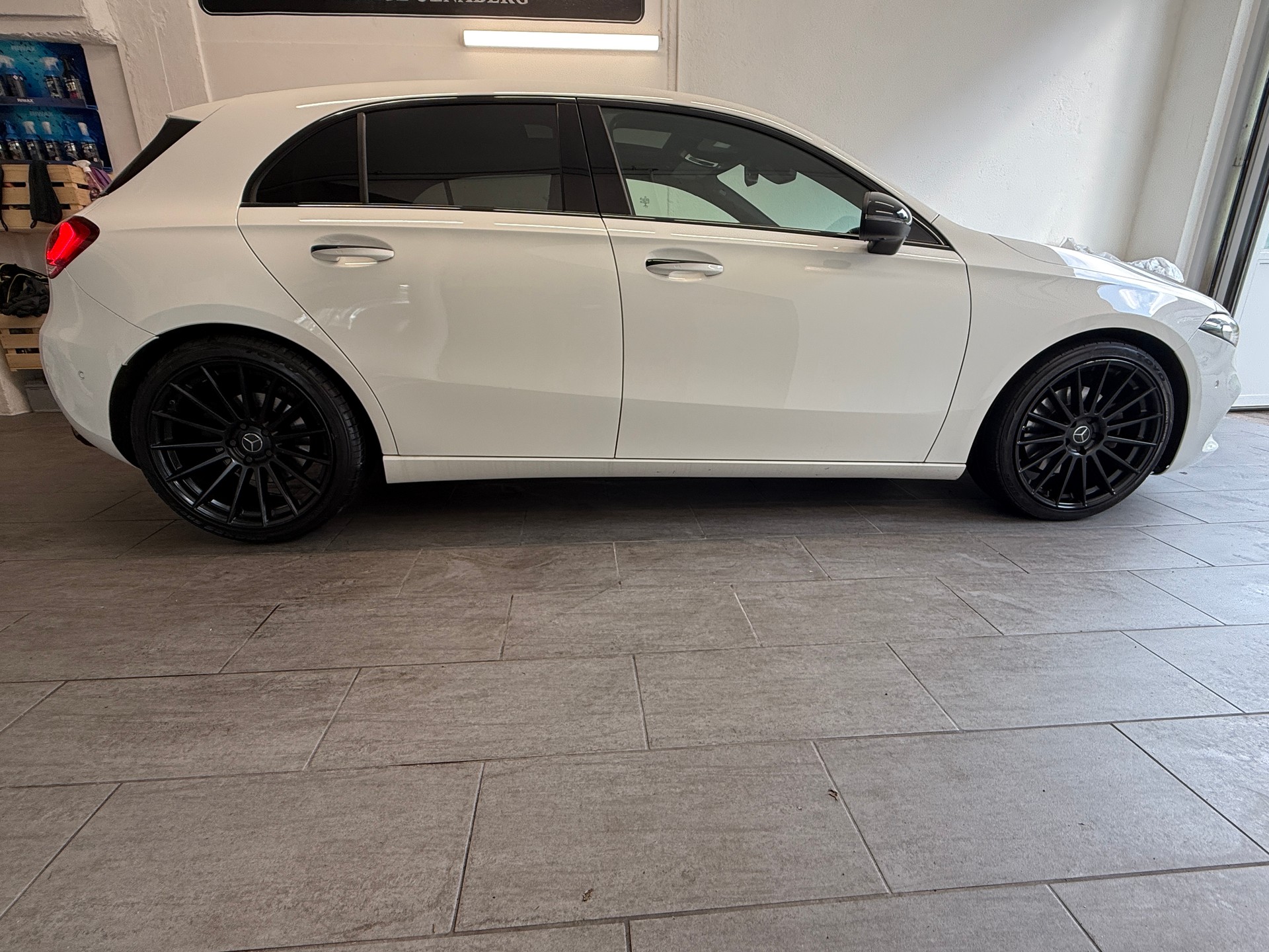 MERCEDES-BENZ A 220 AMG Line 7G-DCT 4Matic Ab 300.- pro Monat-image-5