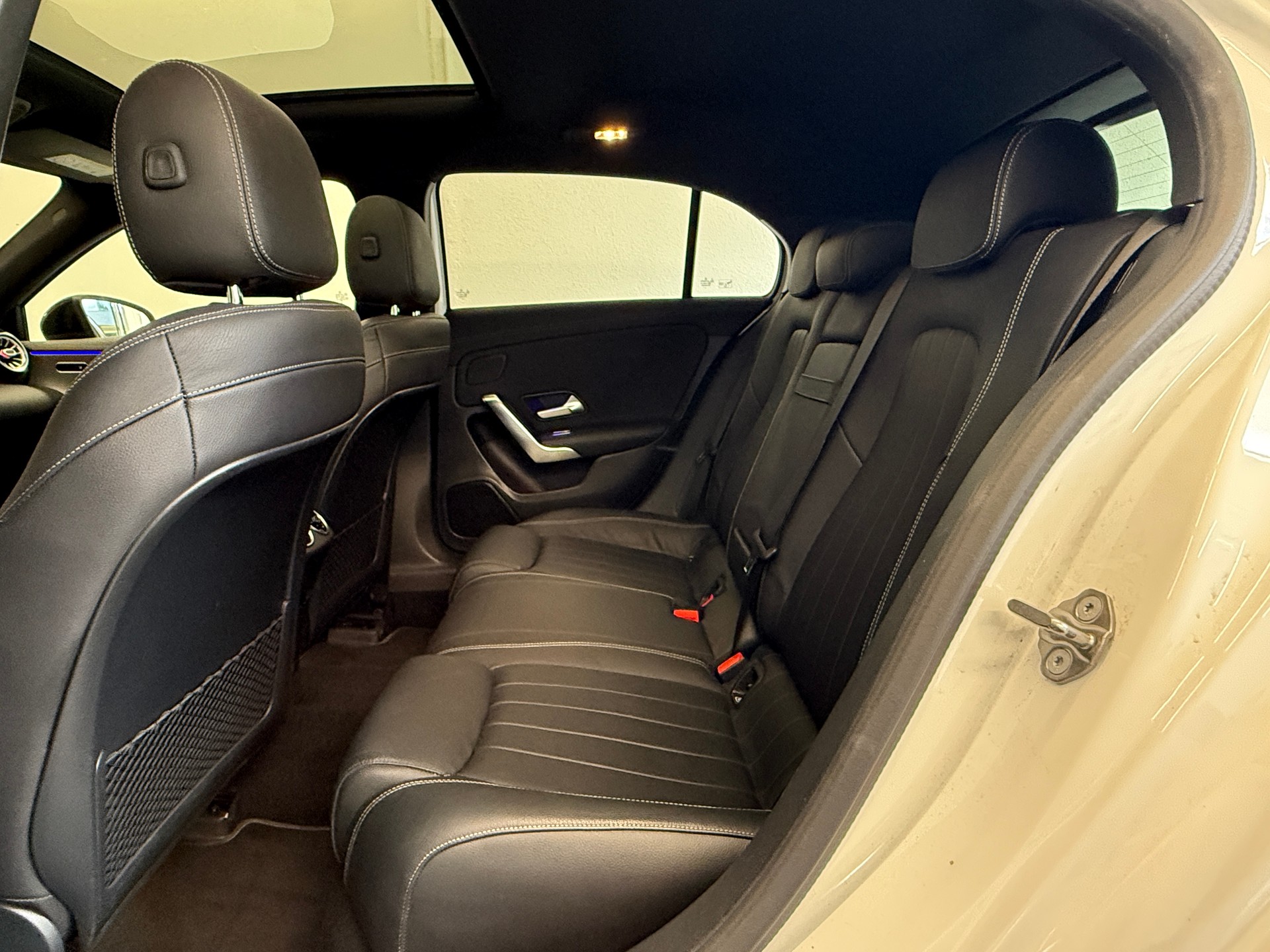 MERCEDES-BENZ A 220 AMG Line 7G-DCT 4Matic Ab 300.- pro Monat-image-9
