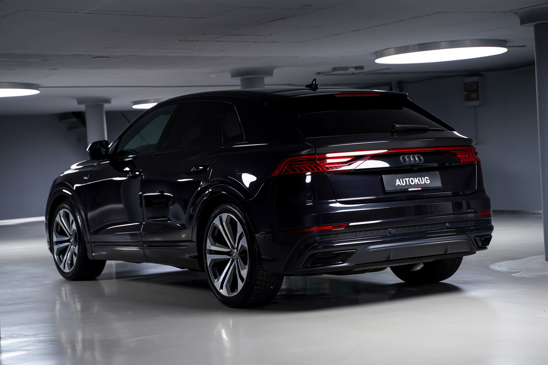 AUDI Q8 55 TFSI quattro tiptronic-image-6